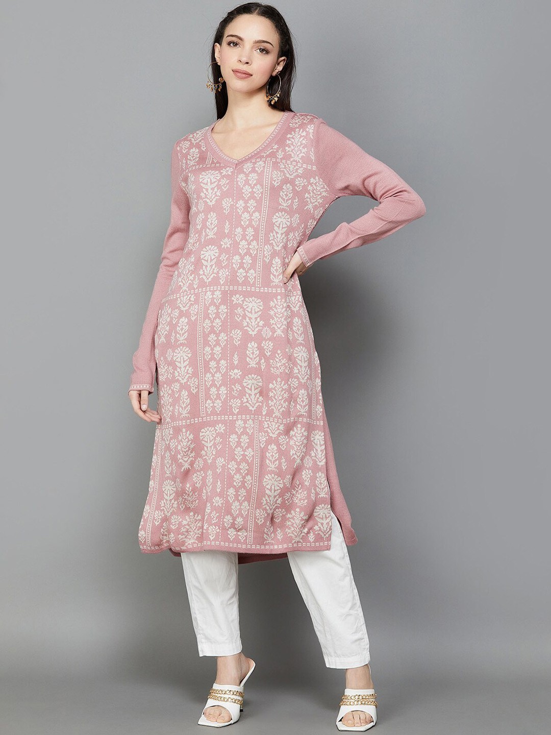

Melange by Lifestyle Ethnic Motifs Printed V-Neck Acrylic Straight Kurta, Pink