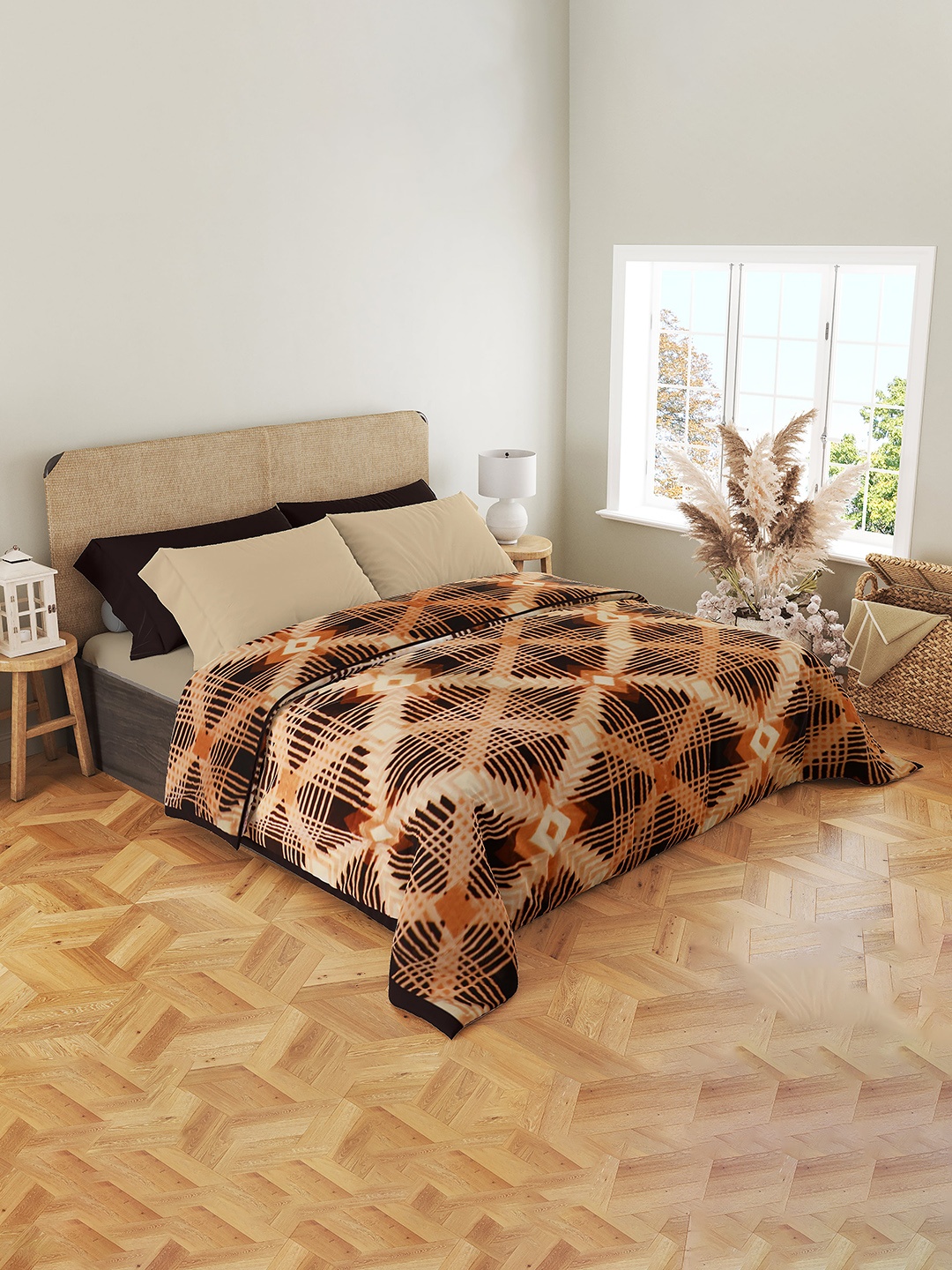 

Nivasam Brown & Cream-Coloured Geometric Heavy Winter 600 GSM Double Bed Blanket