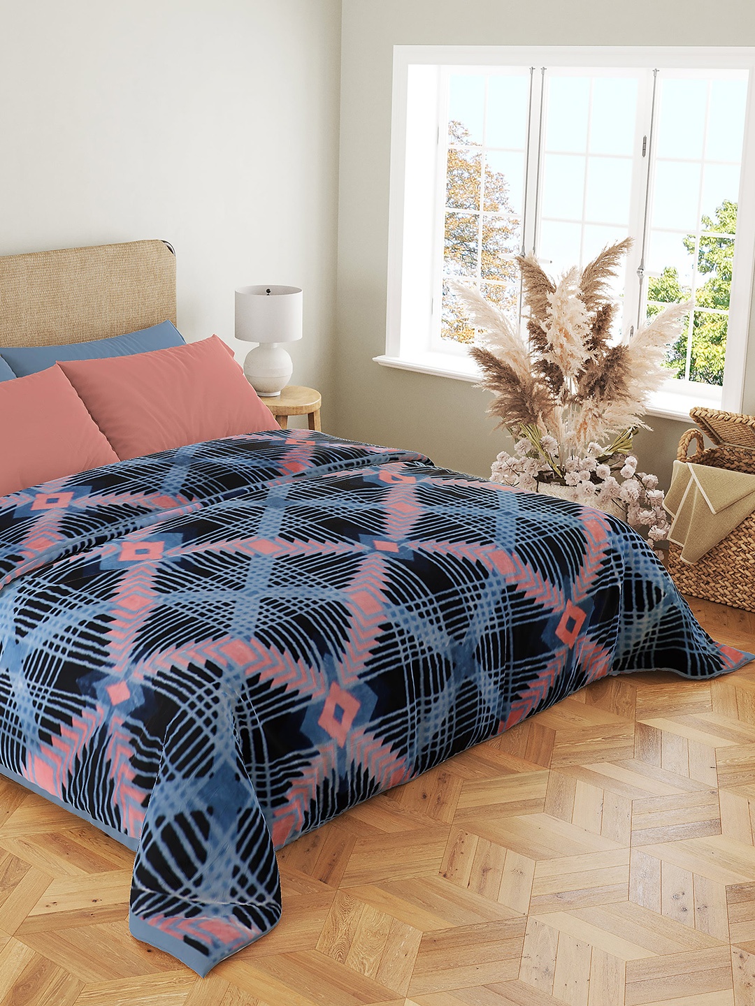 

Nivasam Blue & Pink Geometric Heavy Winter 600 GSM Double Bed Blanket