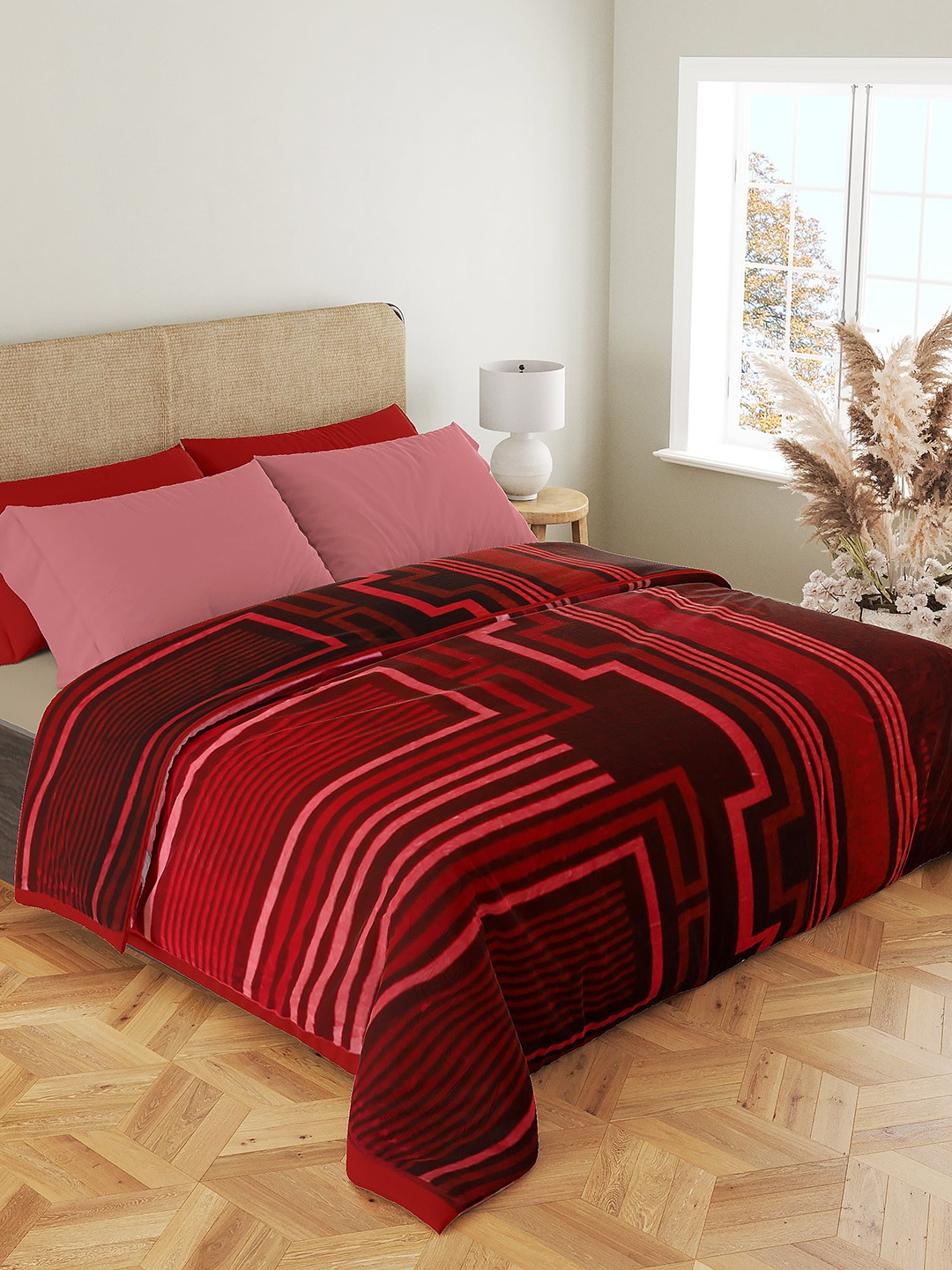 

Nivasam Red & Pink Geometric Heavy Winter 600 GSM Double Bed Blanket