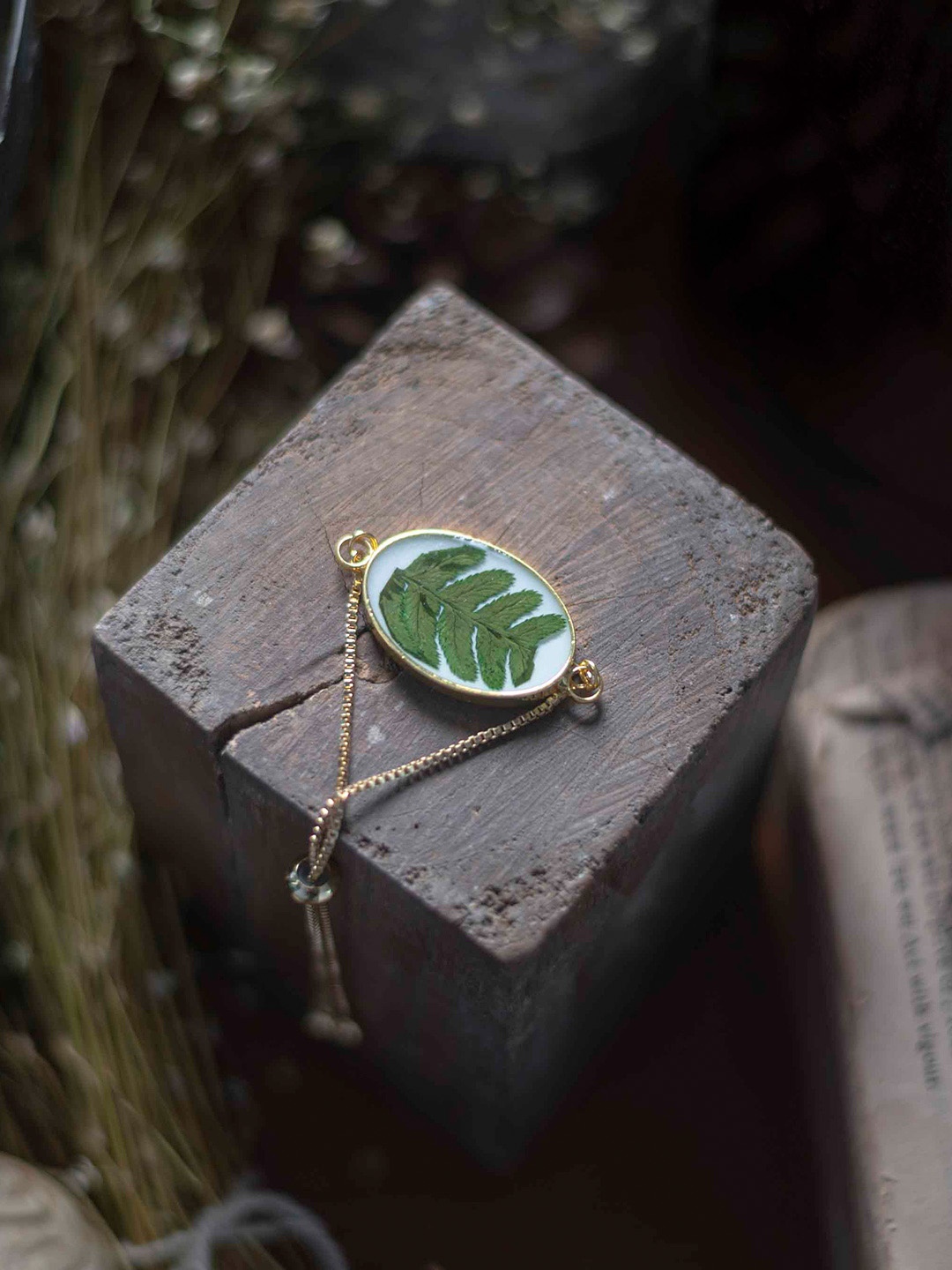 

LEAFYAFFAIR Gold-Plated Wraparound Bracelet