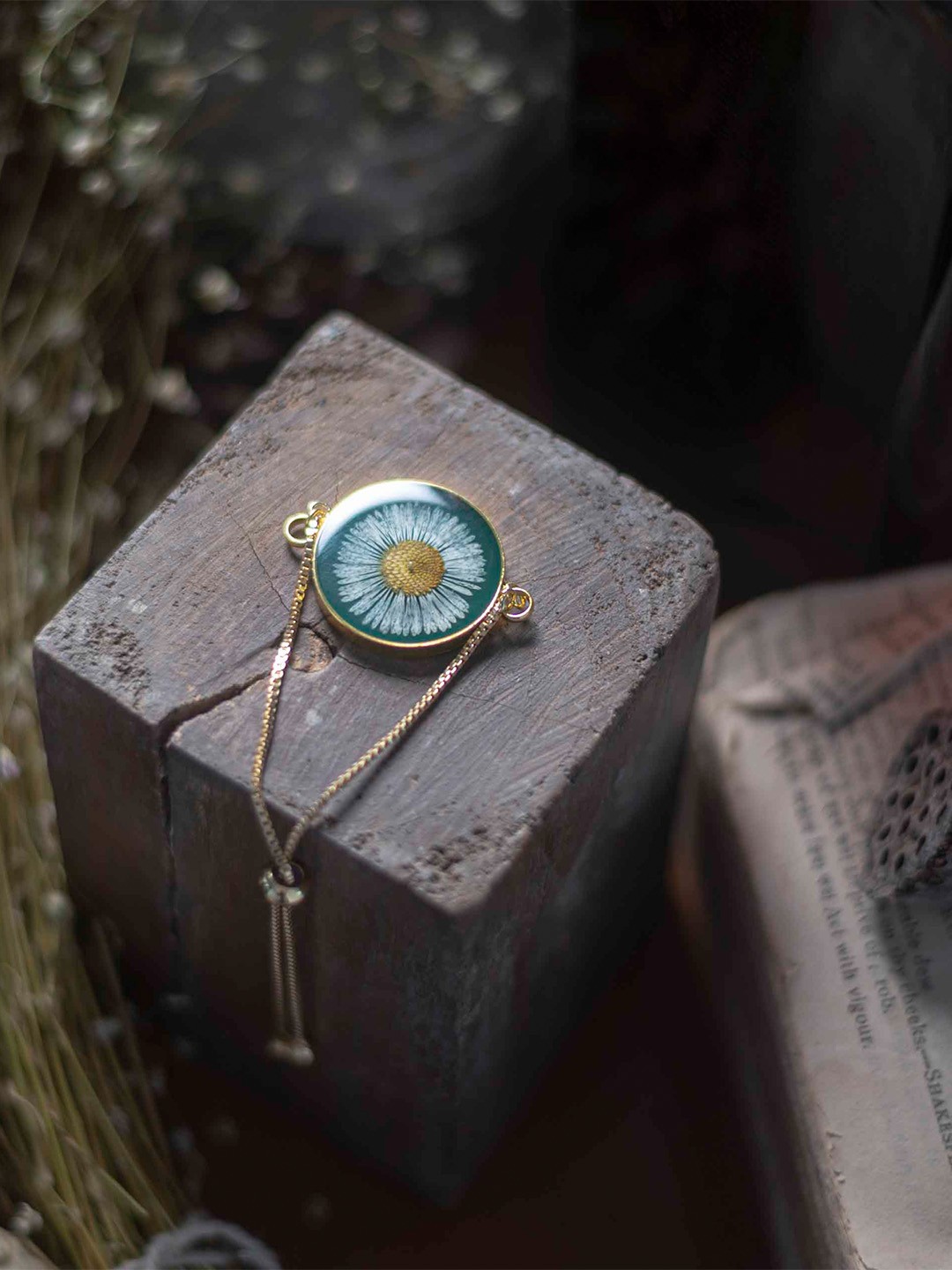

LEAFYAFFAIR Gold-Plated Wraparound Bracelet