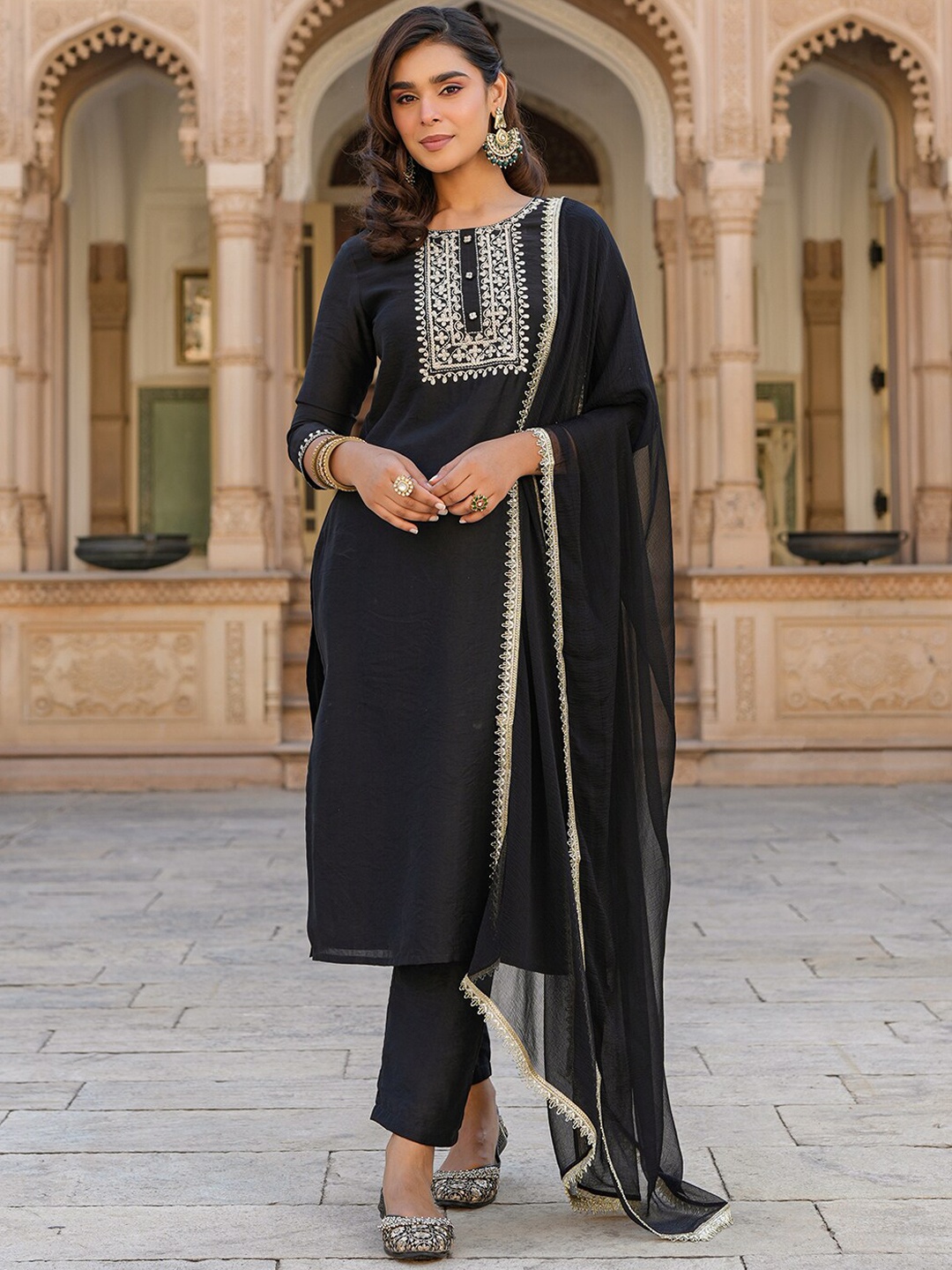 

EverBloom Ethnic Motifs Yoke Design Regular Gotta Patti Kurta with Trousers & Dupatta, Black