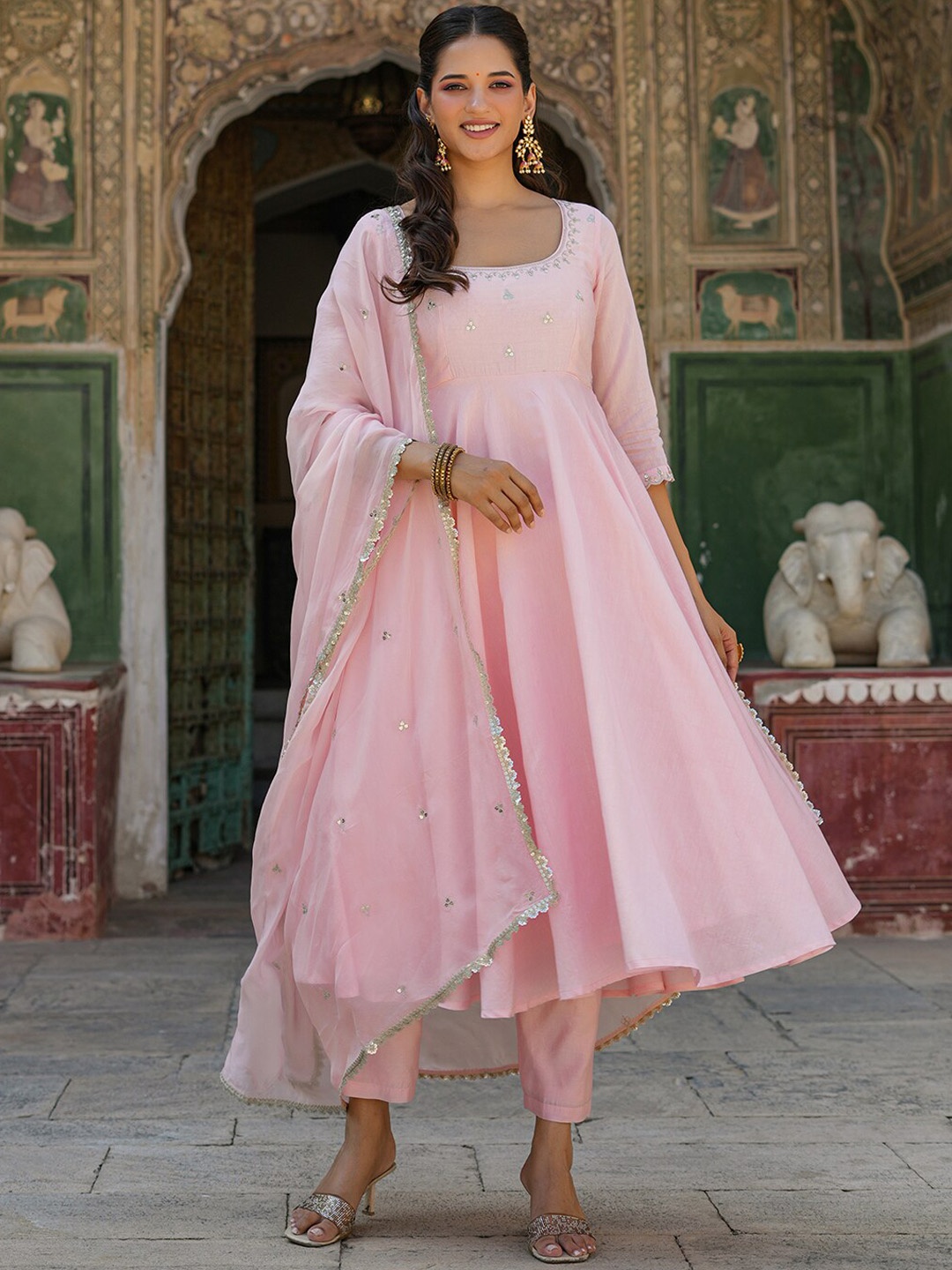 

EverBloom Floral Yoke Design Sequinned Kurta with Trousers & With Dupatta, Pink