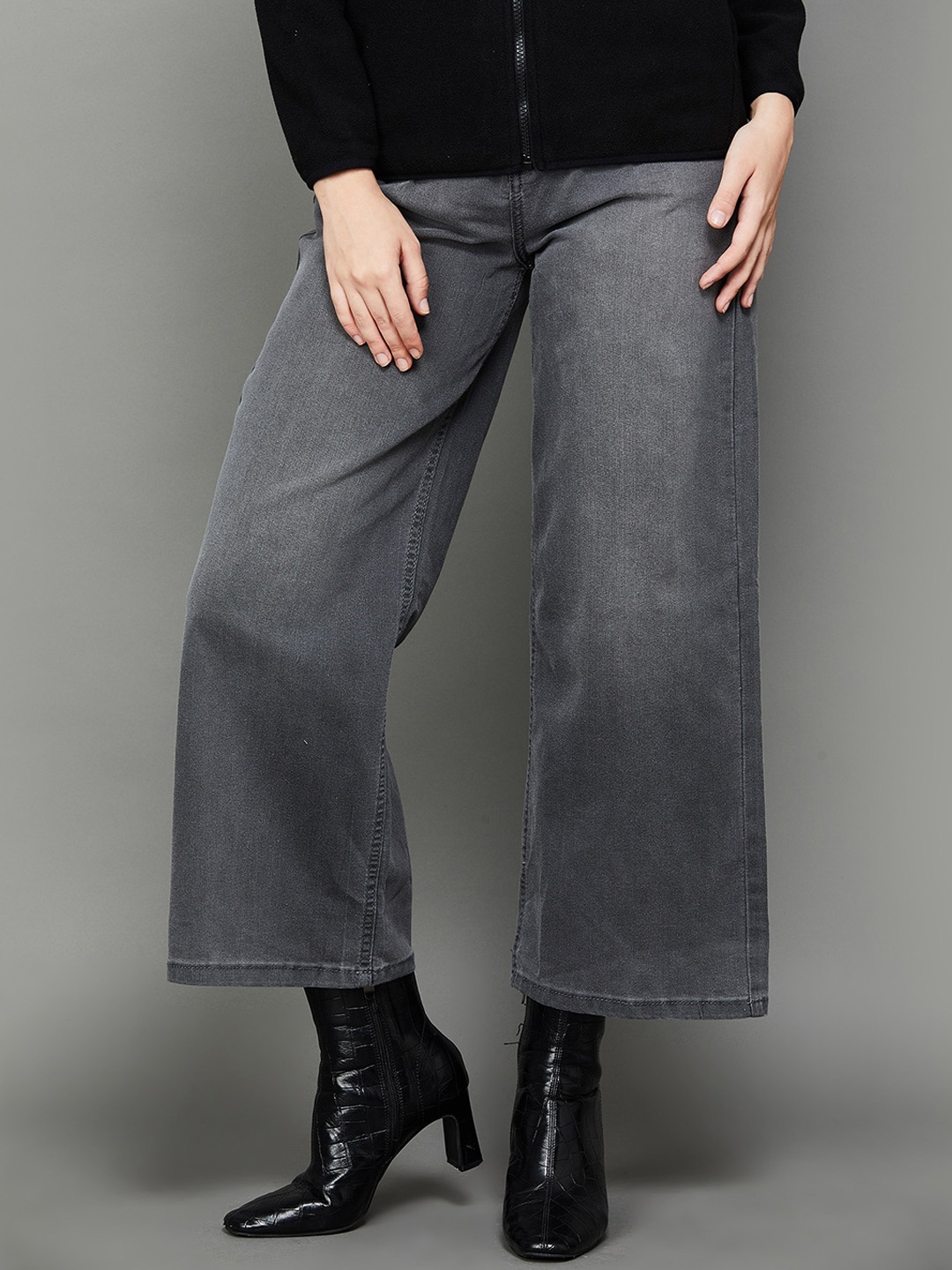 

Ginger by Lifestyle Women Flared Cotton Jeans, Grey