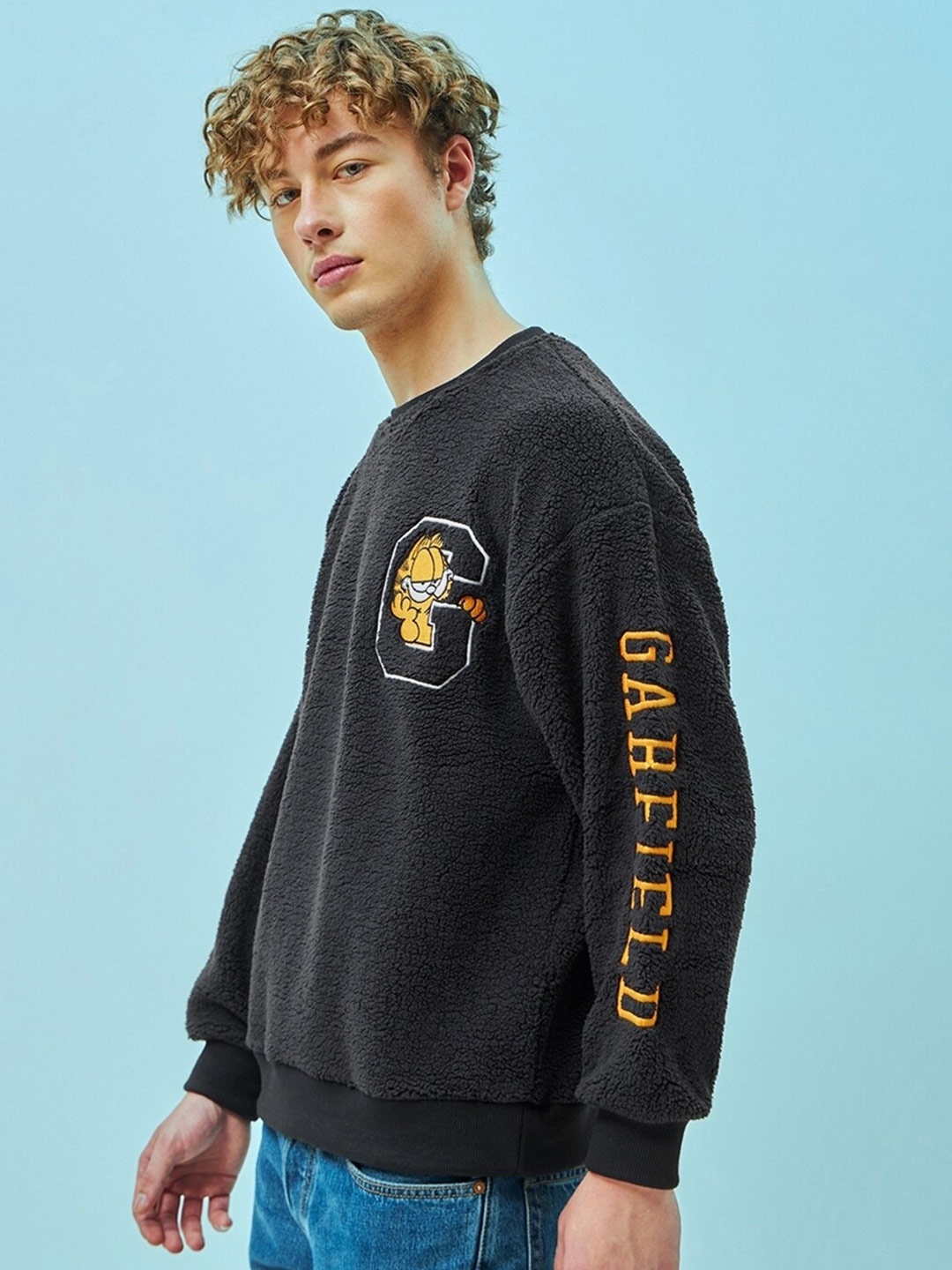 

Bewakoof Black Garfield Graphic Printed Oversized Pullover Sweatshirt