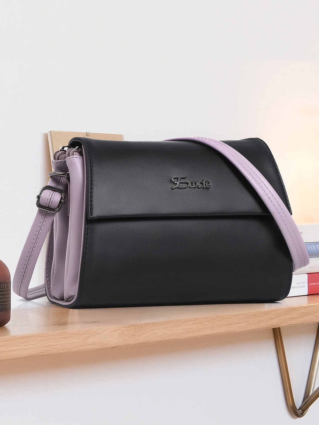 

Exotic Colourblocked Structured Sling Bag, Black