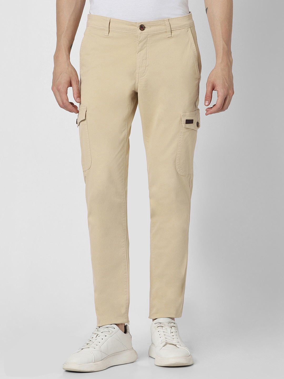 

Van Heusen Sport Men Slim Fit Cargos Trousers, Beige