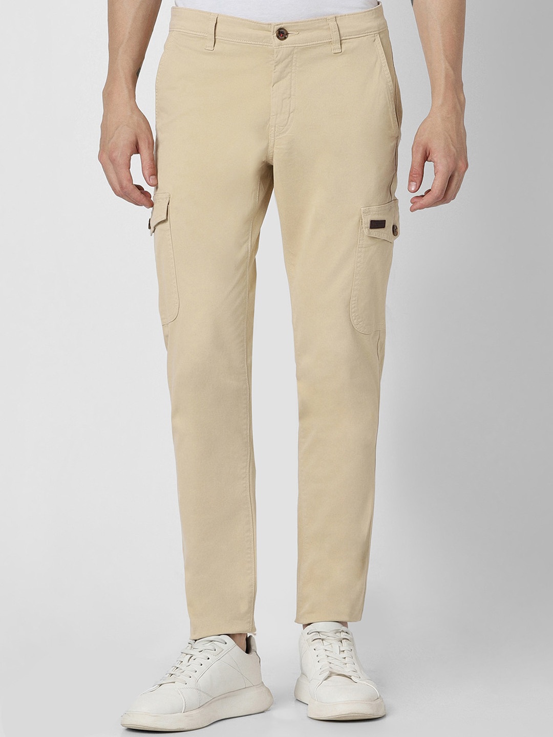 

Van Heusen Sport Men Slim Fit Cargos Trousers, Beige