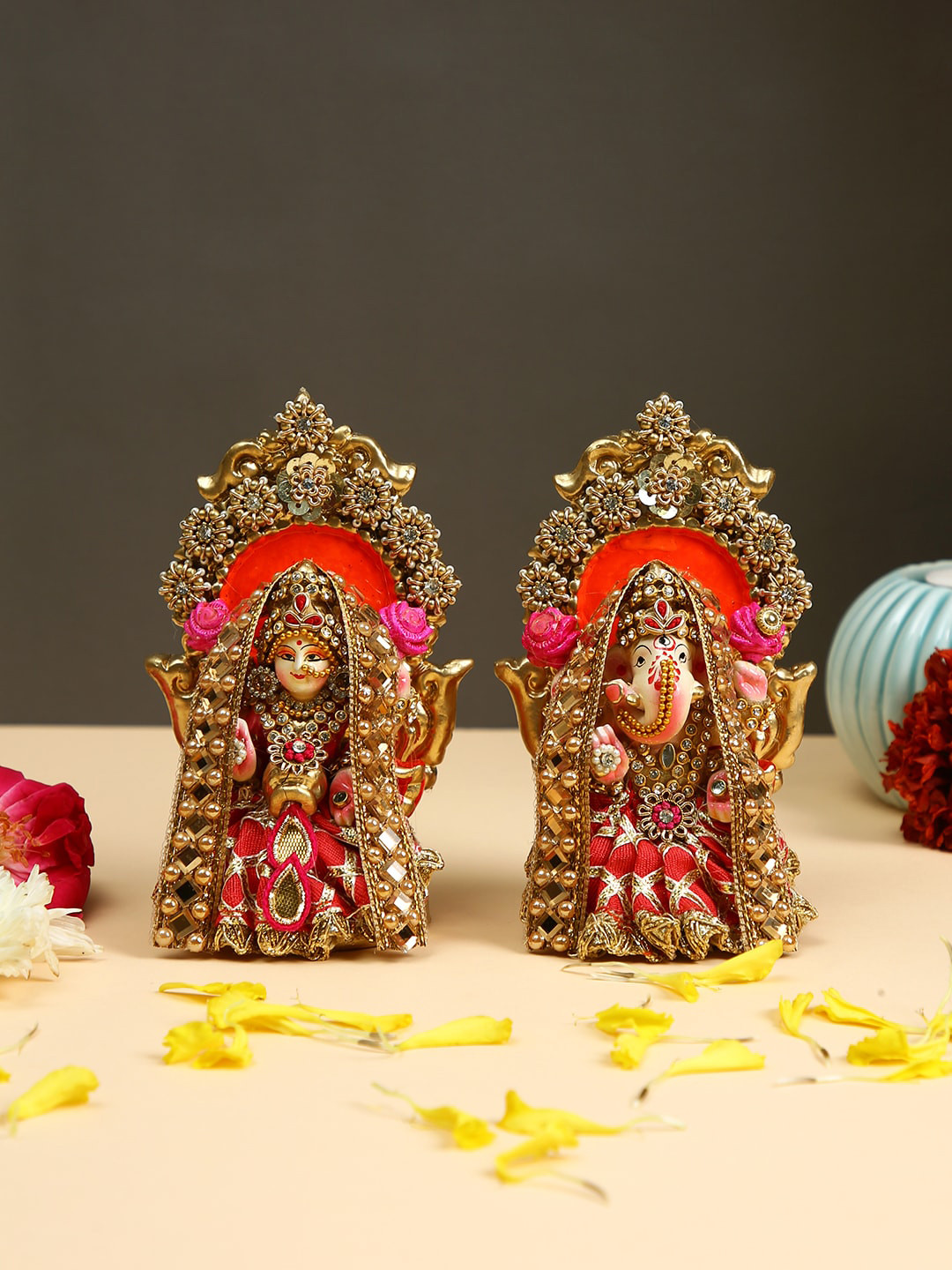 

Aapno Rajasthan Red 2 Pieces Textured Ganesh Laxmi Terracotta Idol Showpieces