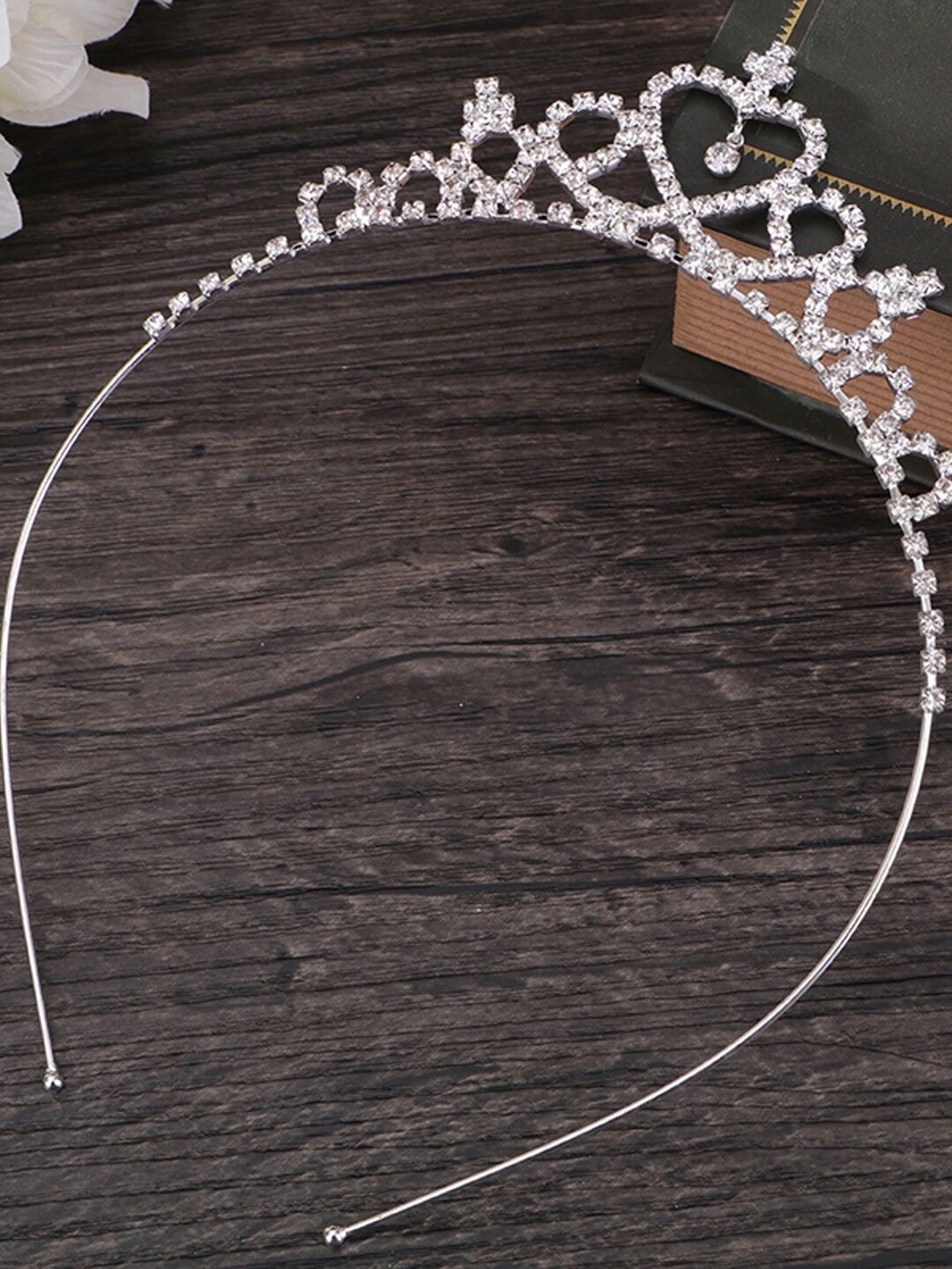 

VAGHBHATT Girls Embellished Tiara, Silver