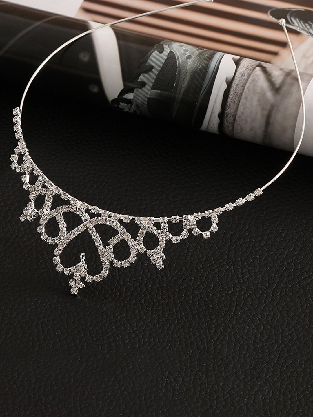 

VAGHBHATT Girls Embellished Tiara, Silver