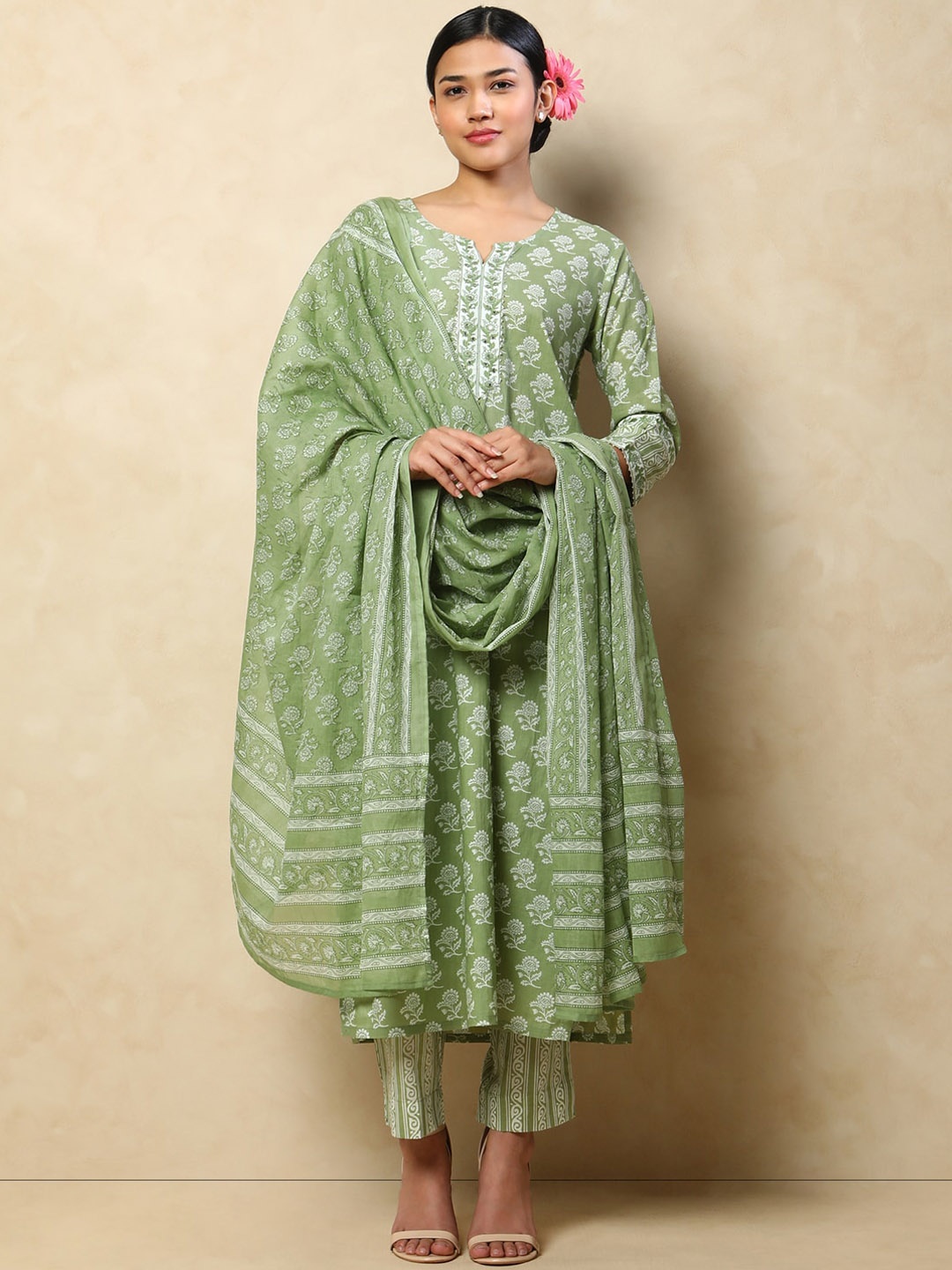 

Indifusion Ethnic Motifs Printed Regular Kurta with Trousers & Dupatta, Green