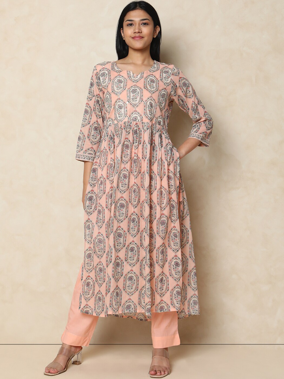 

Indifusion Floral Printed Kurta With Trousers & Dupatta, Orange