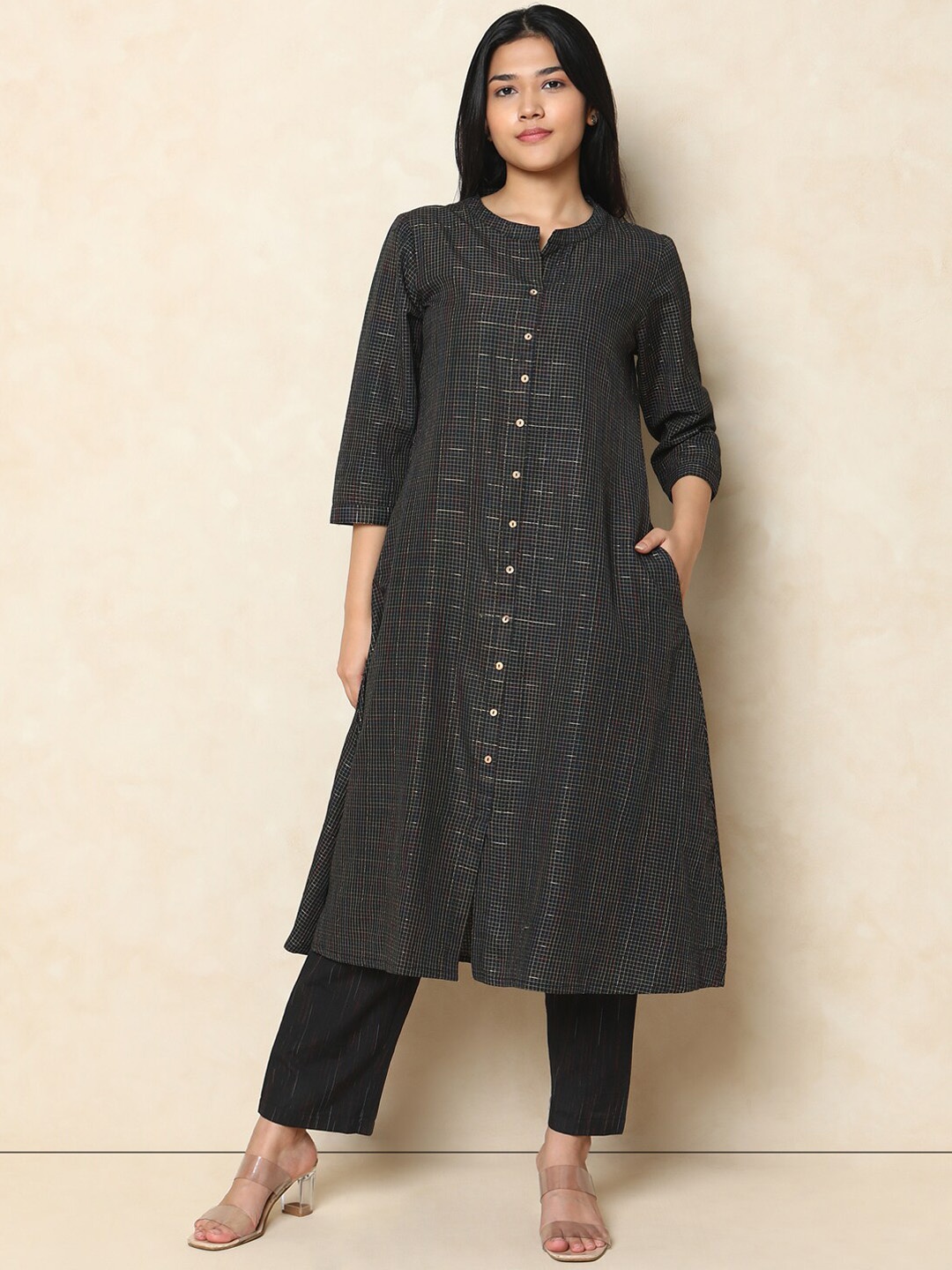 

Indifusion Checked Printed Regular Kurta With Trousers, Black