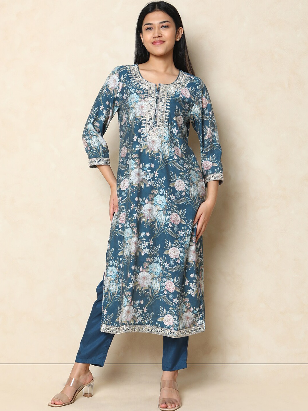 

Indifusion Floral Printed Regular Straight Kurta & Trousers With Dupatta, Blue