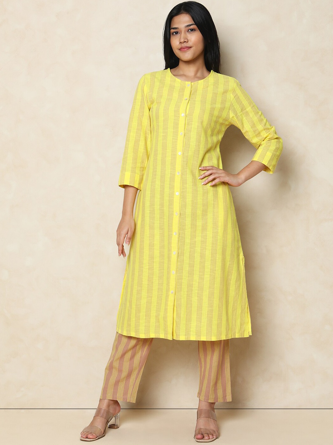 

Indifusion Striped Regular Kurta With Trousers, Yellow