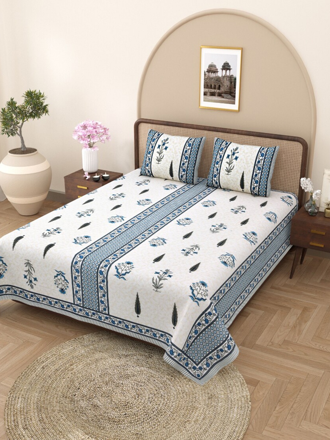 

EasyGoods Gulmohar Blue & White Floral Cotton 210 TC King Bedsheet With 2 Pillow Covers