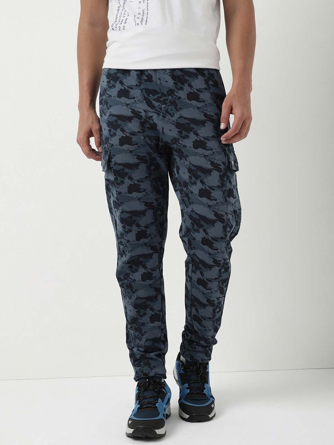 

Wildcraft Men Camoflage Printed Mid-Rise Anti Odour Cotton Track Pants, Navy blue