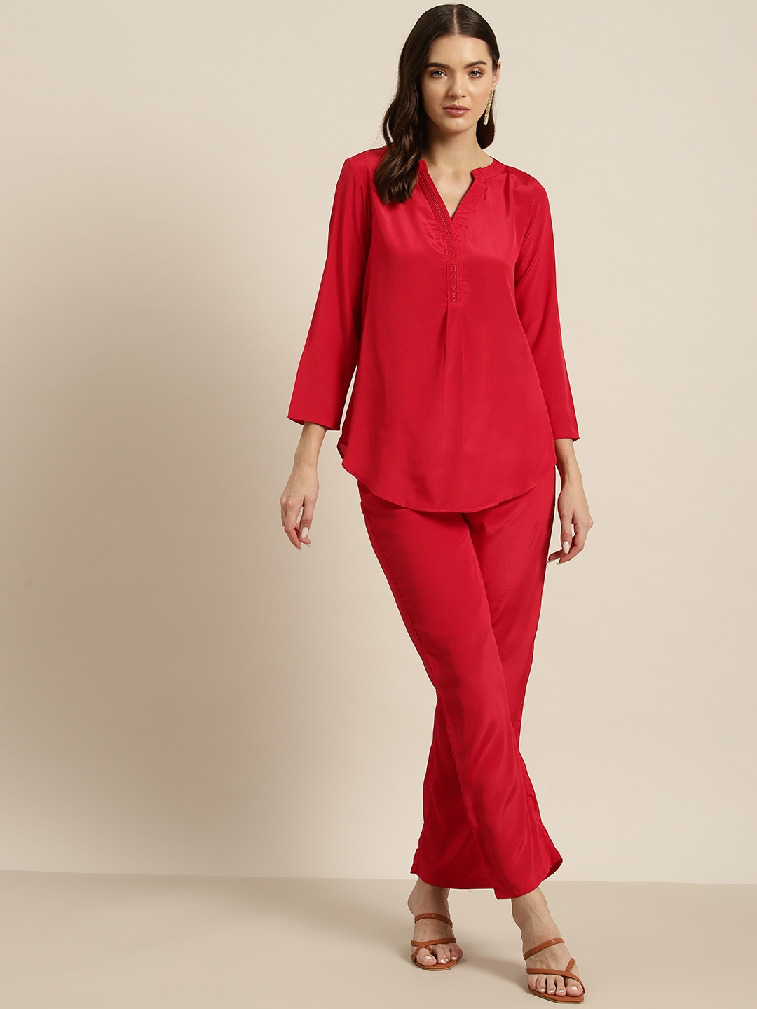 

Qurvii Sequinned Shirt with Trousers, Red