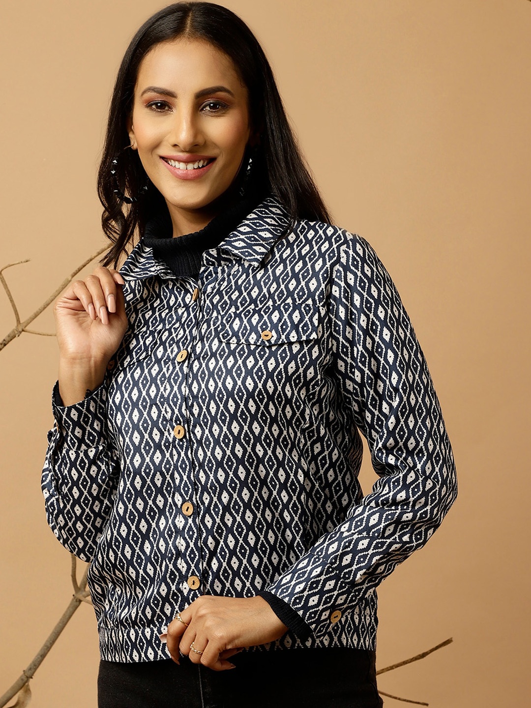 

Jaipur Kurti Tussar Silk Geometric Printed Jacket, Navy blue
