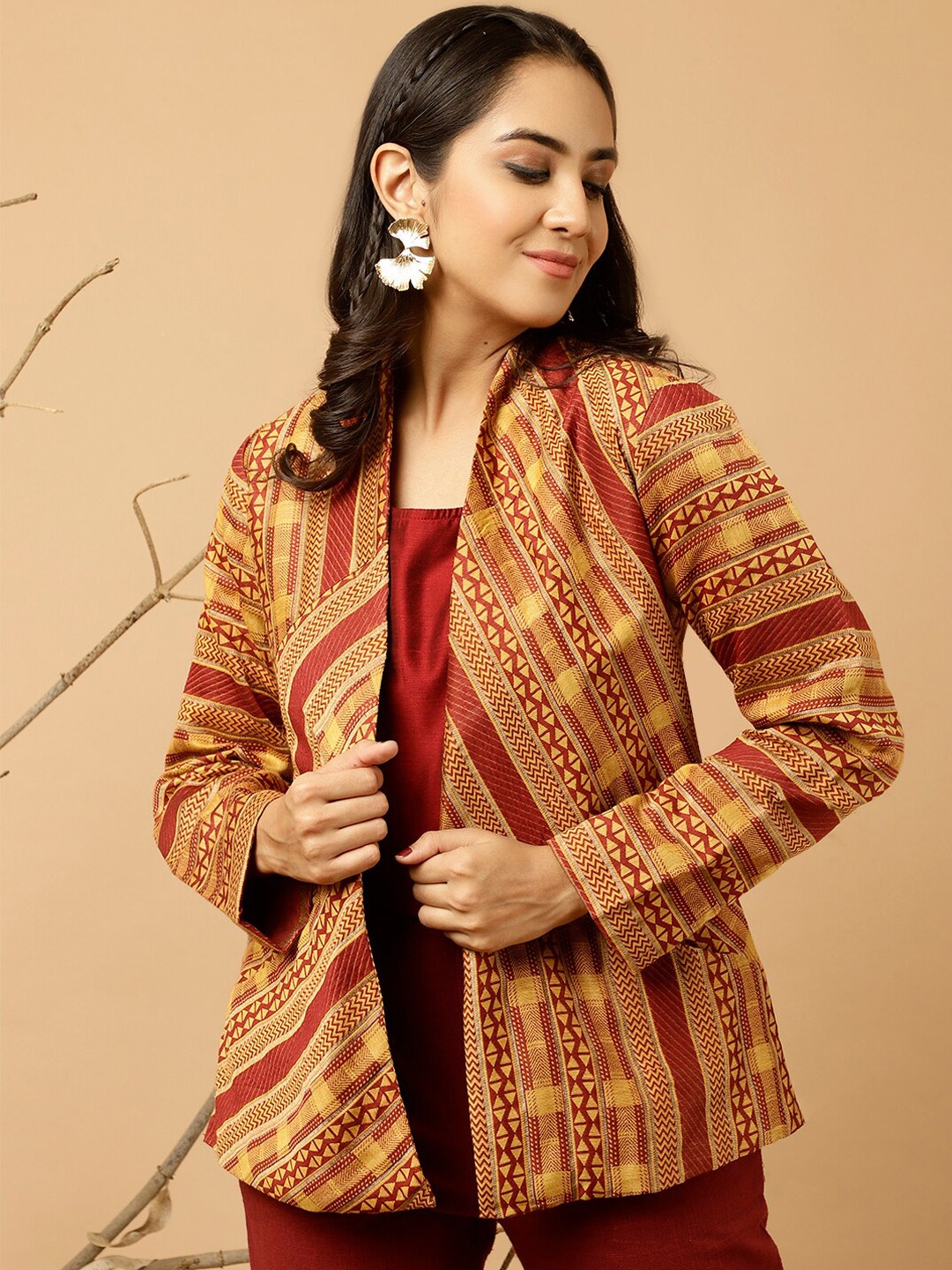 

Jaipur Kurti Jacquard Chanderi Jacket, Maroon