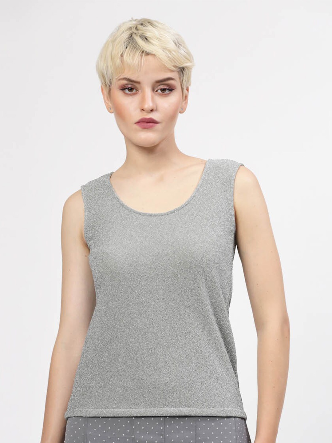 

LELA Round Neck Regular Top, Grey