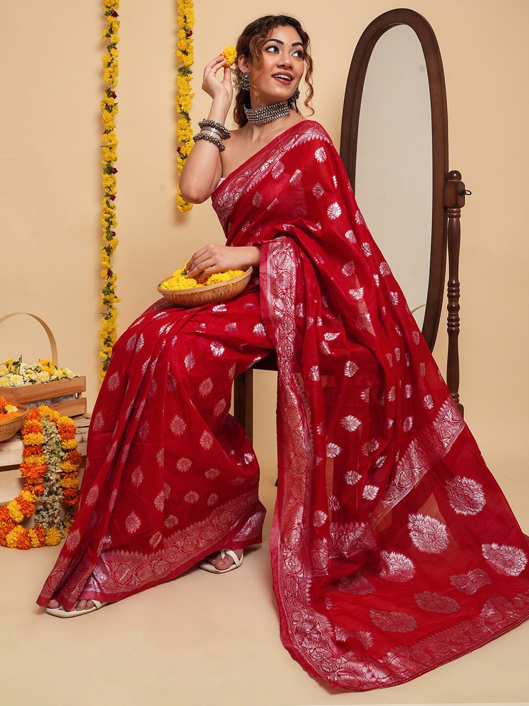 

TEEJH Woven Design Zari Ready to Wear Saree, Red