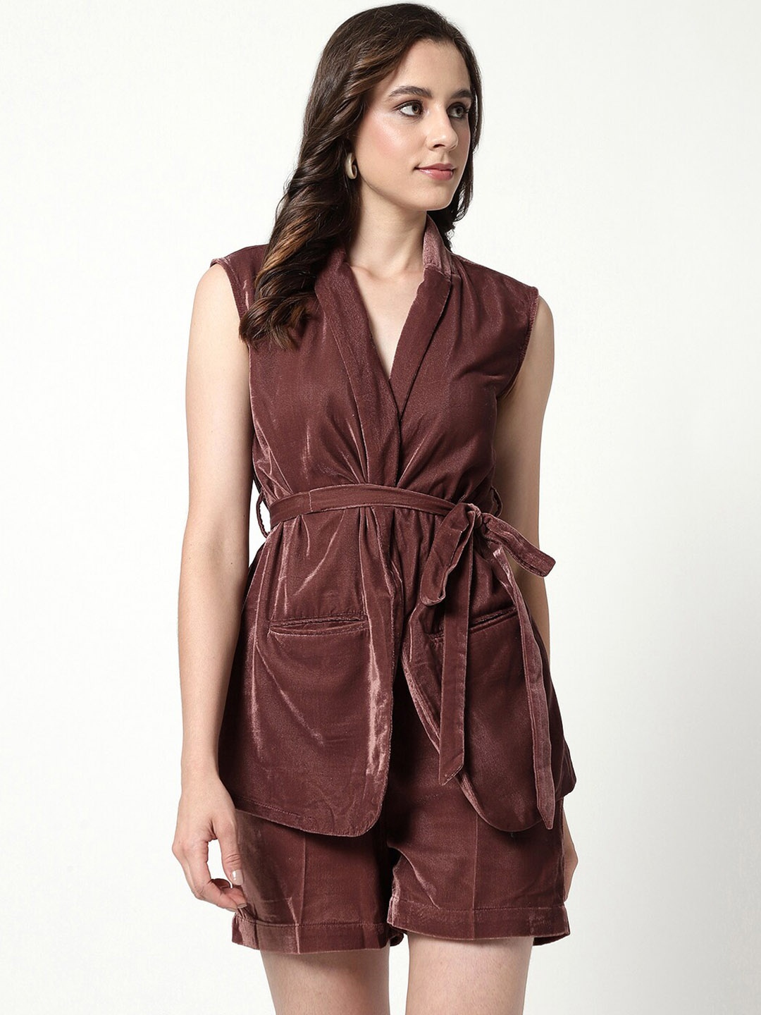 

Zima Leto Sleeveless Shawl Collar Velvet Blazer With Shorts, Brown