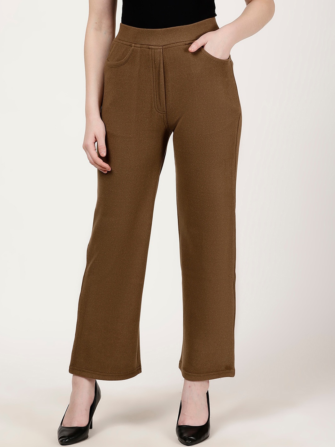 

FUTURO Women Original Mid-Rise Corduroy Flared Trouser, Brown