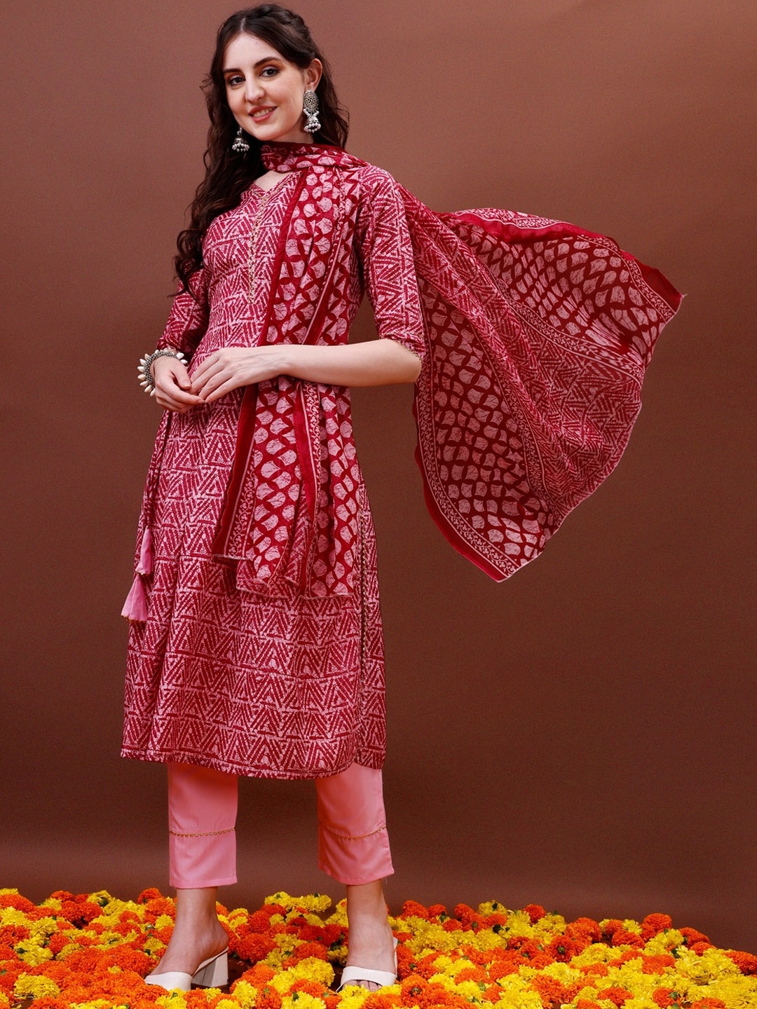 

KALINI Geometric Printed Gotta Patti Straight Kurta & Trousers With Dupatta, Pink