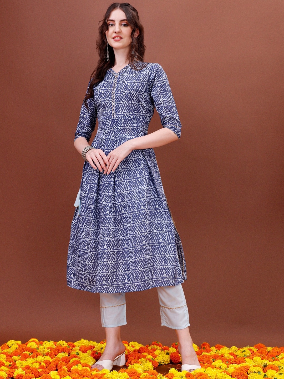 

KALINI Geometric Printed Regular Kurta with Trousers & With Dupatta, Blue