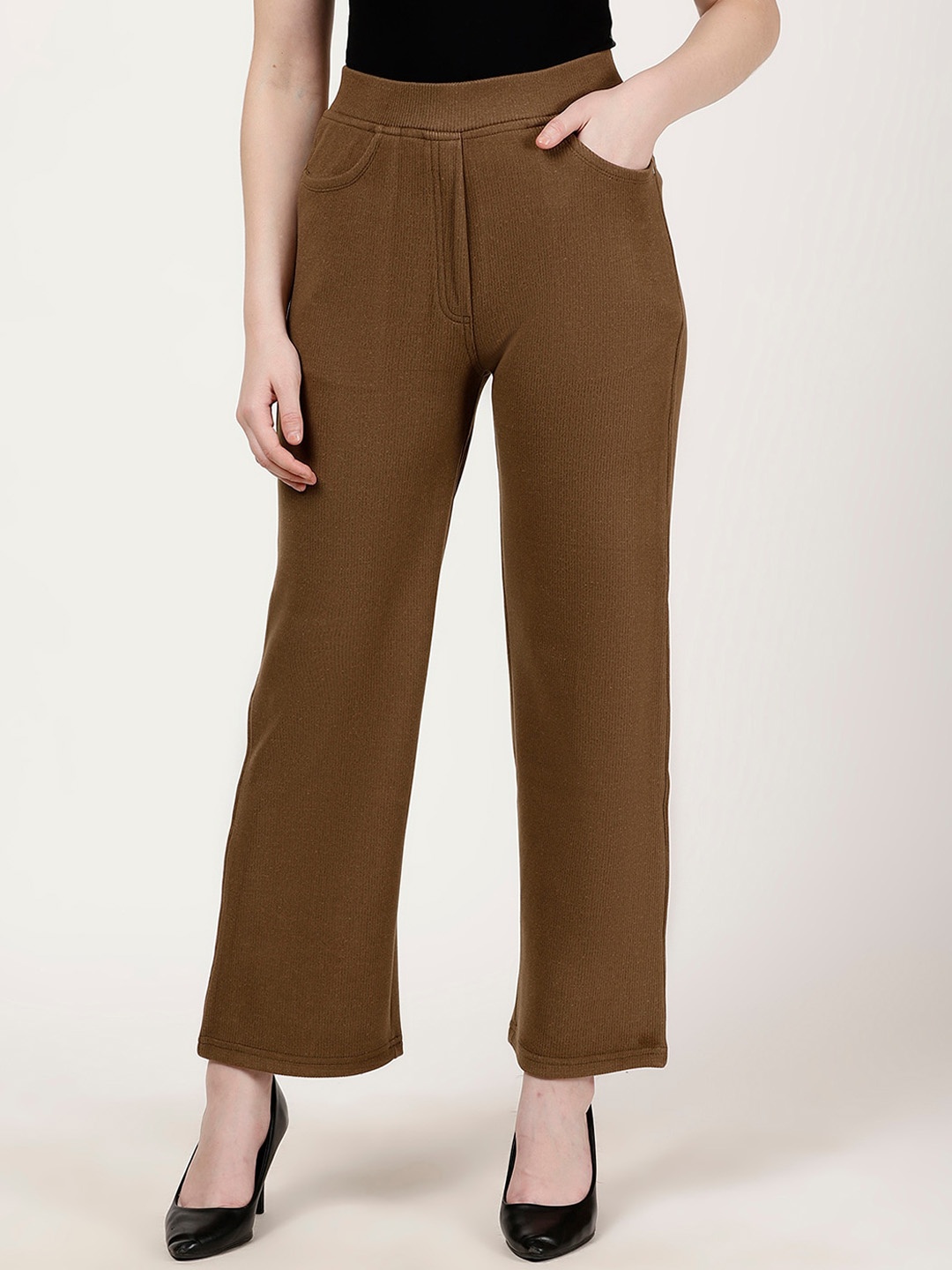 

FUTURO Women Original Mid-Rise Corduroy Flared Trouser, Brown