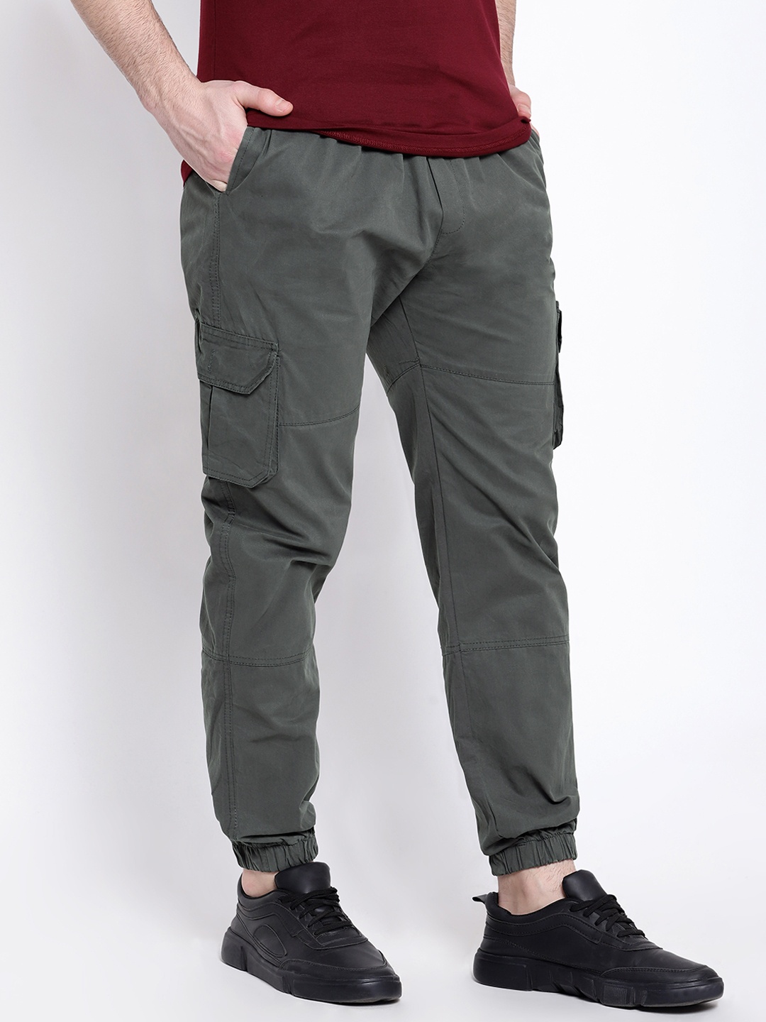 

Beyoung Men Mid-Rise Easy Wash Cotton Cargos, Grey
