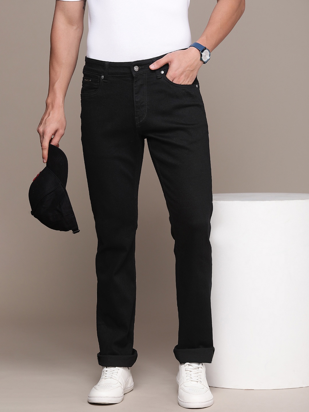 

Nautica Men Straight Fit Low-Rise Stretchable Jeans, Black