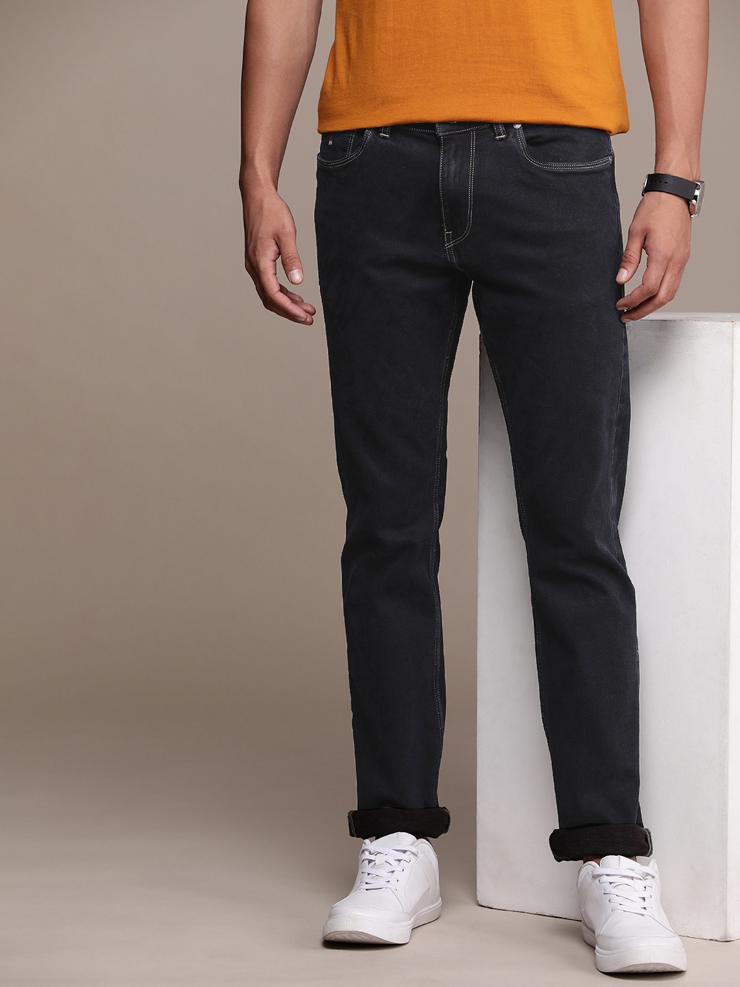 

Nautica Men Straight Fit Stretchable Mid-Rise Jeans, Blue