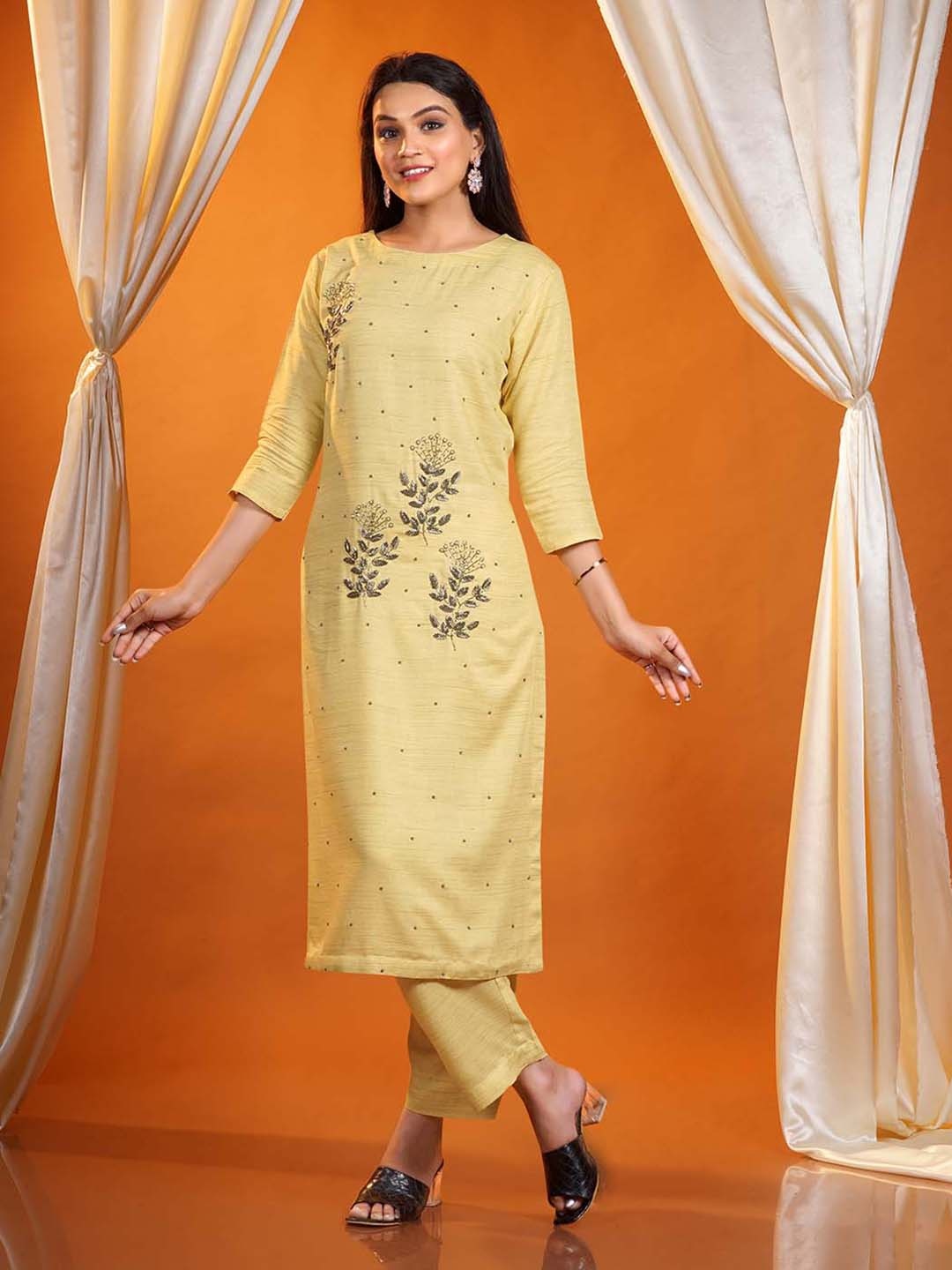 

HALFSAREE STUDIO Embellished Straight Kurta, Yellow