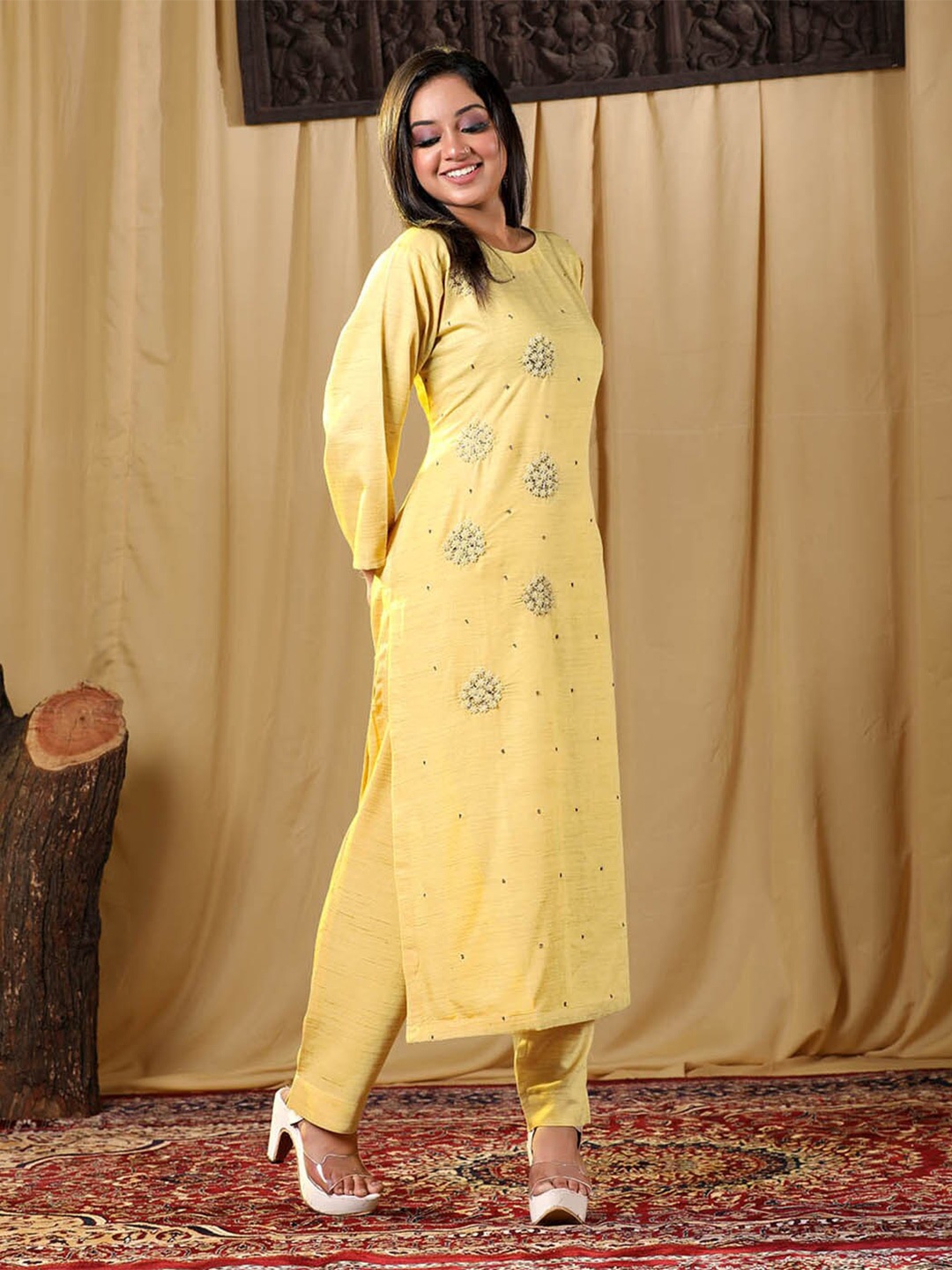 

HALFSAREE STUDIO Floral Aari Work Embroidered Cotton Straight Kurta, Yellow