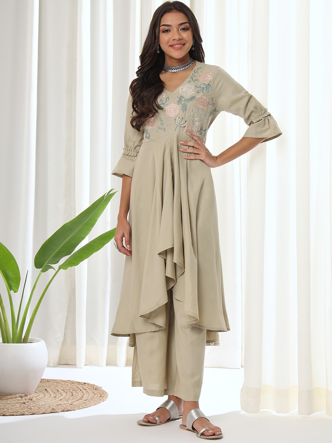 

HEEPOSH Floral Yoke Design Pleated Jute Cotton A-Line Kurta With Flared Palazzo, Taupe