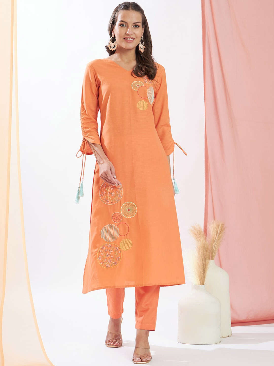 

HEEPOSH Floral Embroidered Thread Work Jute Cotton Kurta With Trousers, Coral