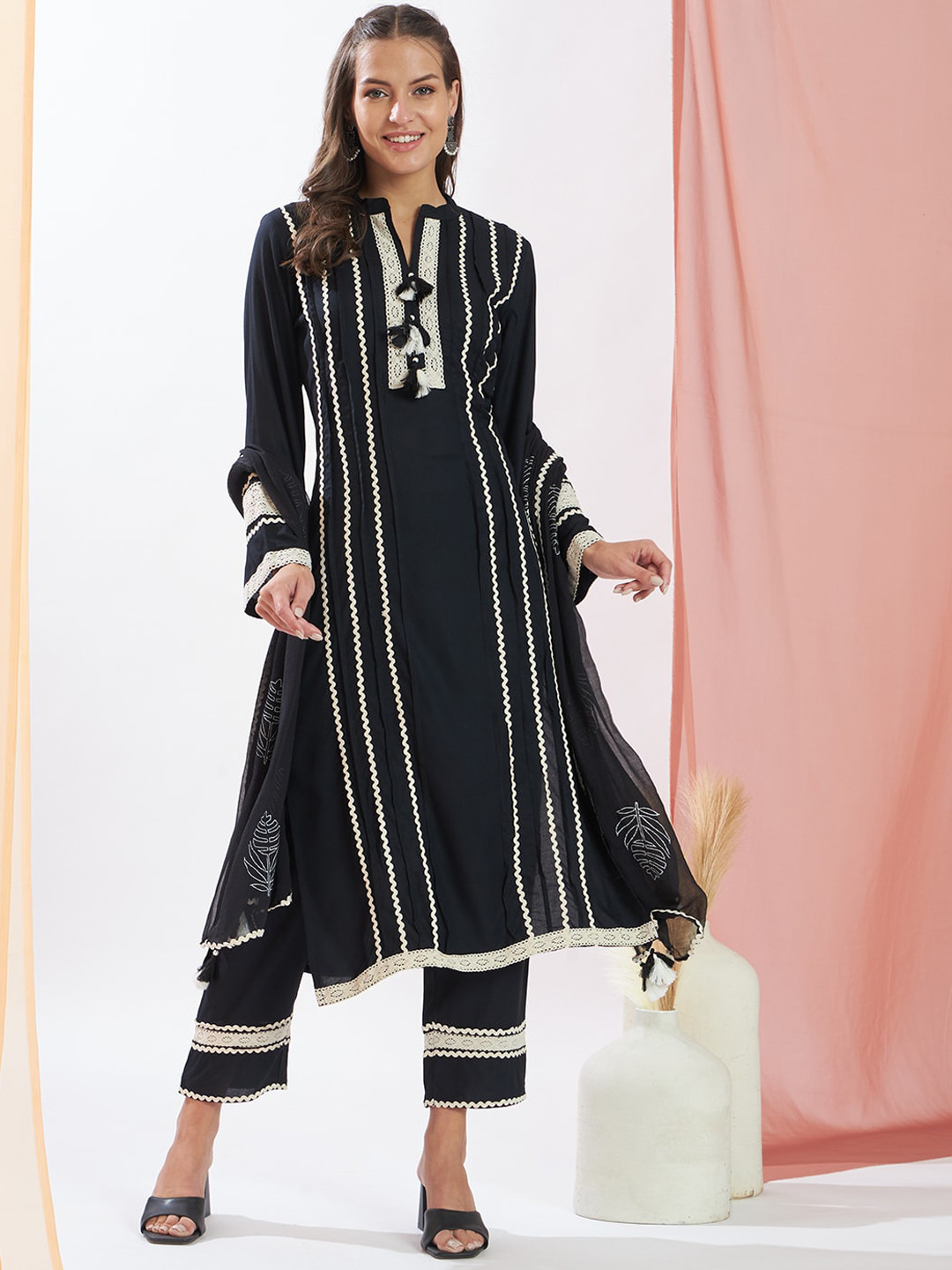 

HEEPOSH Striped Pleated Thread Work Kurta With Trousers & Dupatta, Black