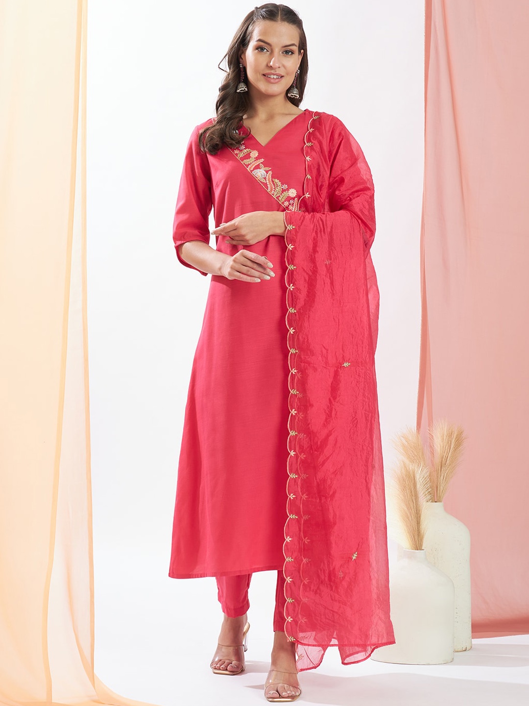 

HEEPOSH Angrakha Thread Work Kurta With Trousers & Dupatta, Red