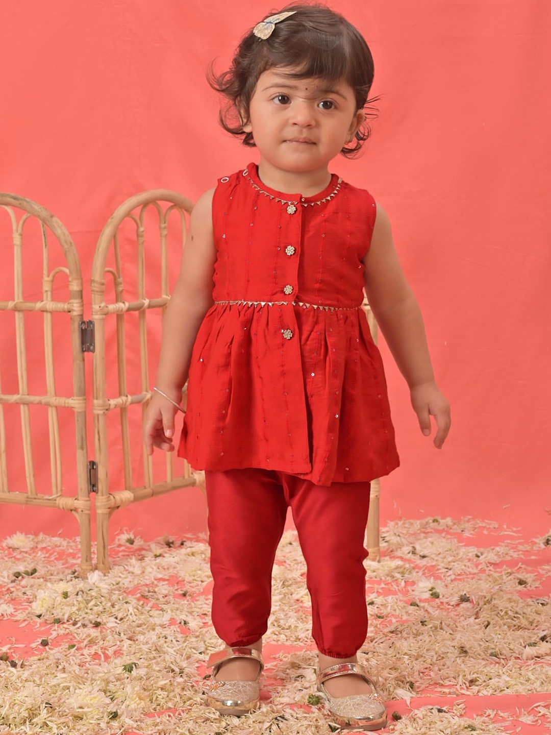 

VASTRAMAY Girls Embroidered Regular Sequinned Chanderi Cotton Kurta With Pyjama, Red