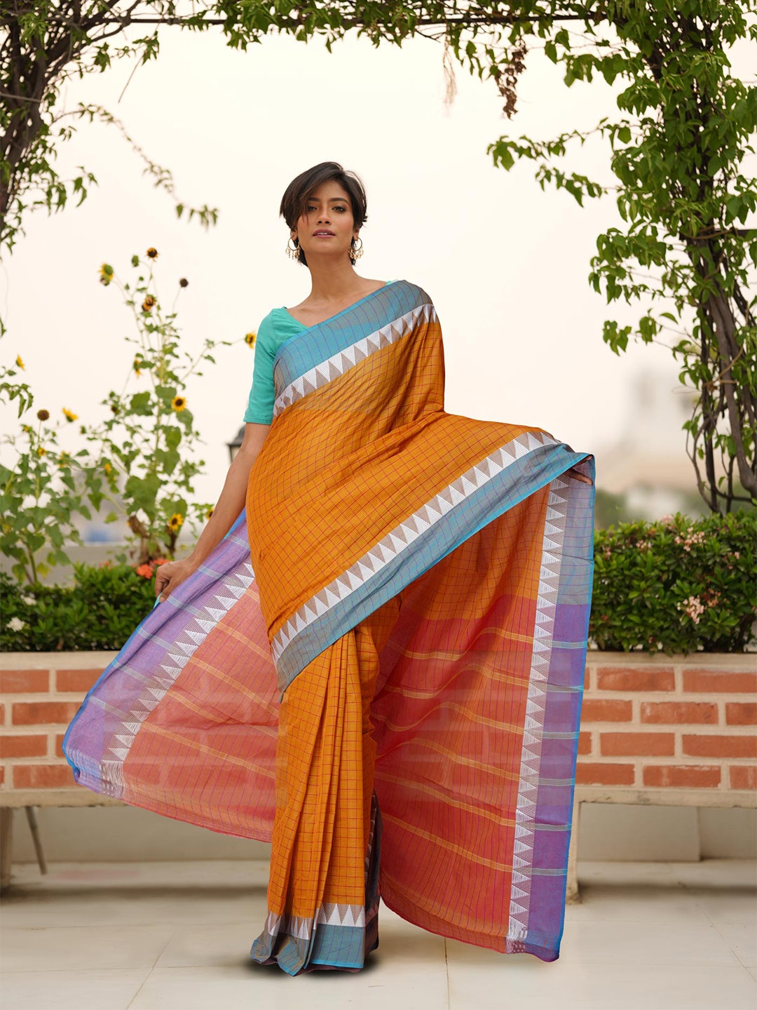 

Unnati Silks Checked Pure Cotton Handloom Mangalagiri Saree, Brown