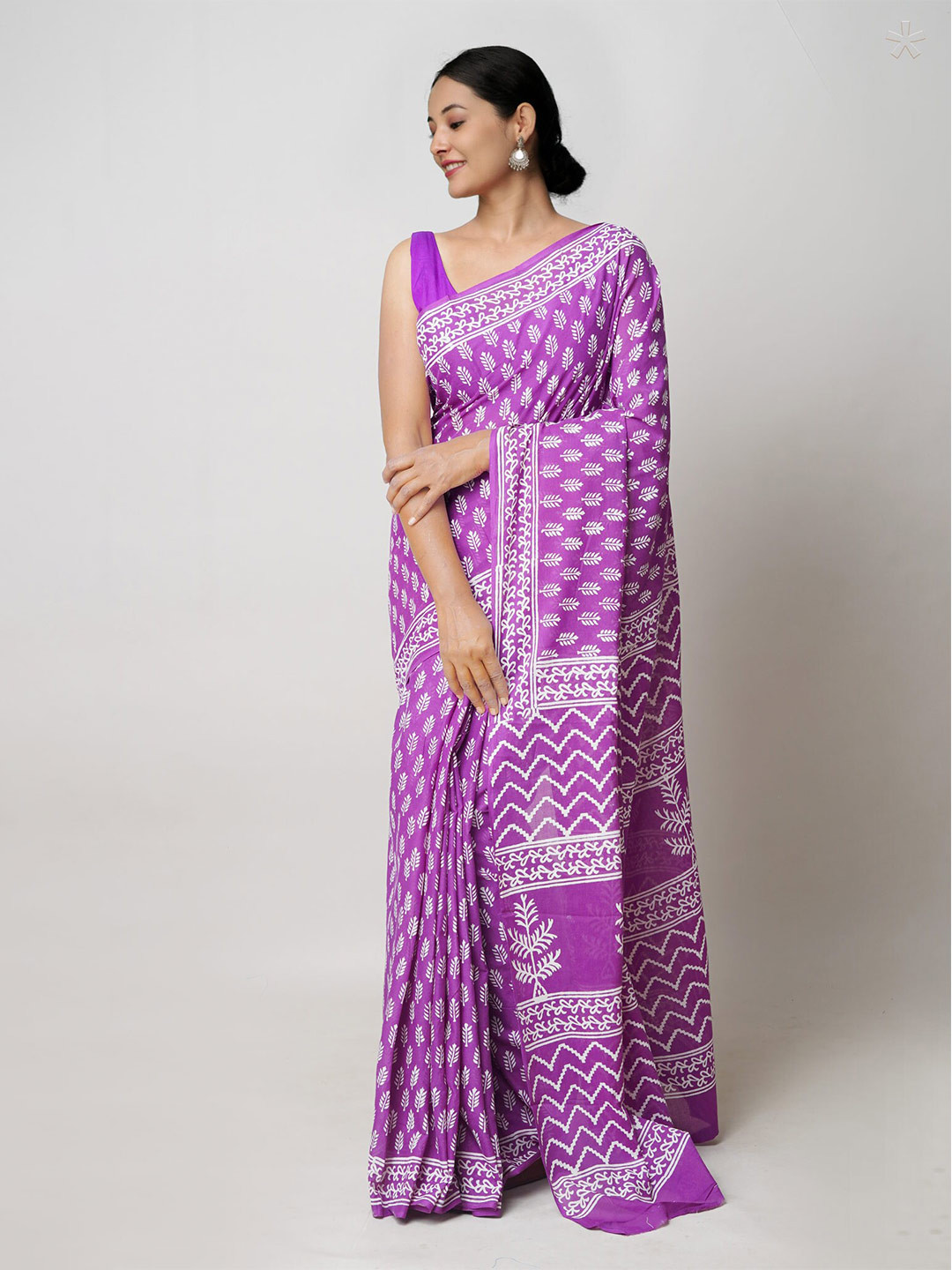 

Unnati Silks Ethnic Motifs Pure Cotton Handloom Block Print Saree, Purple