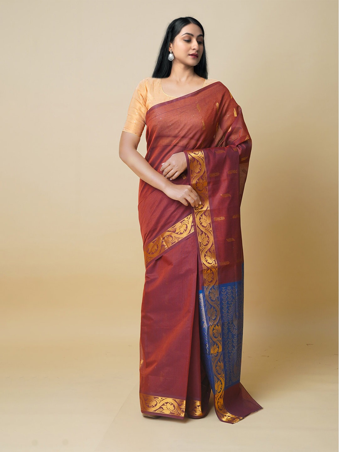 

Unnati Silks Geometric Woven Design Zari Pure Cotton Gadwal Saree, Brown