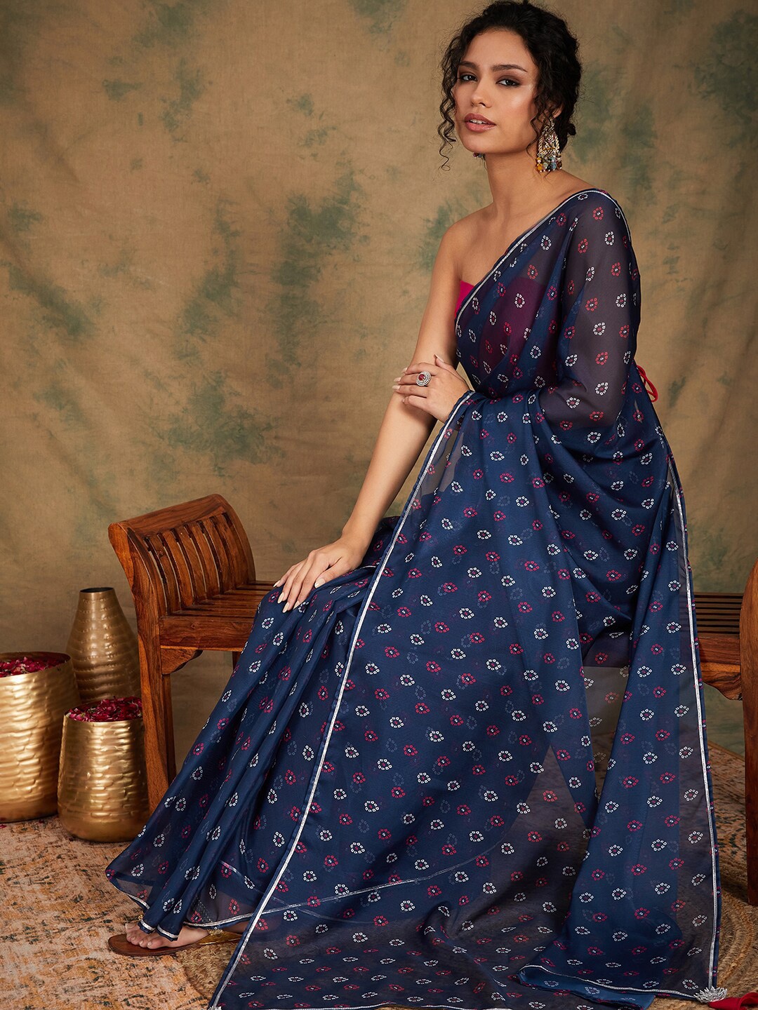 

Sangria Women Floral Printed Saree with Contrast Blouse Piece, Navy blue
