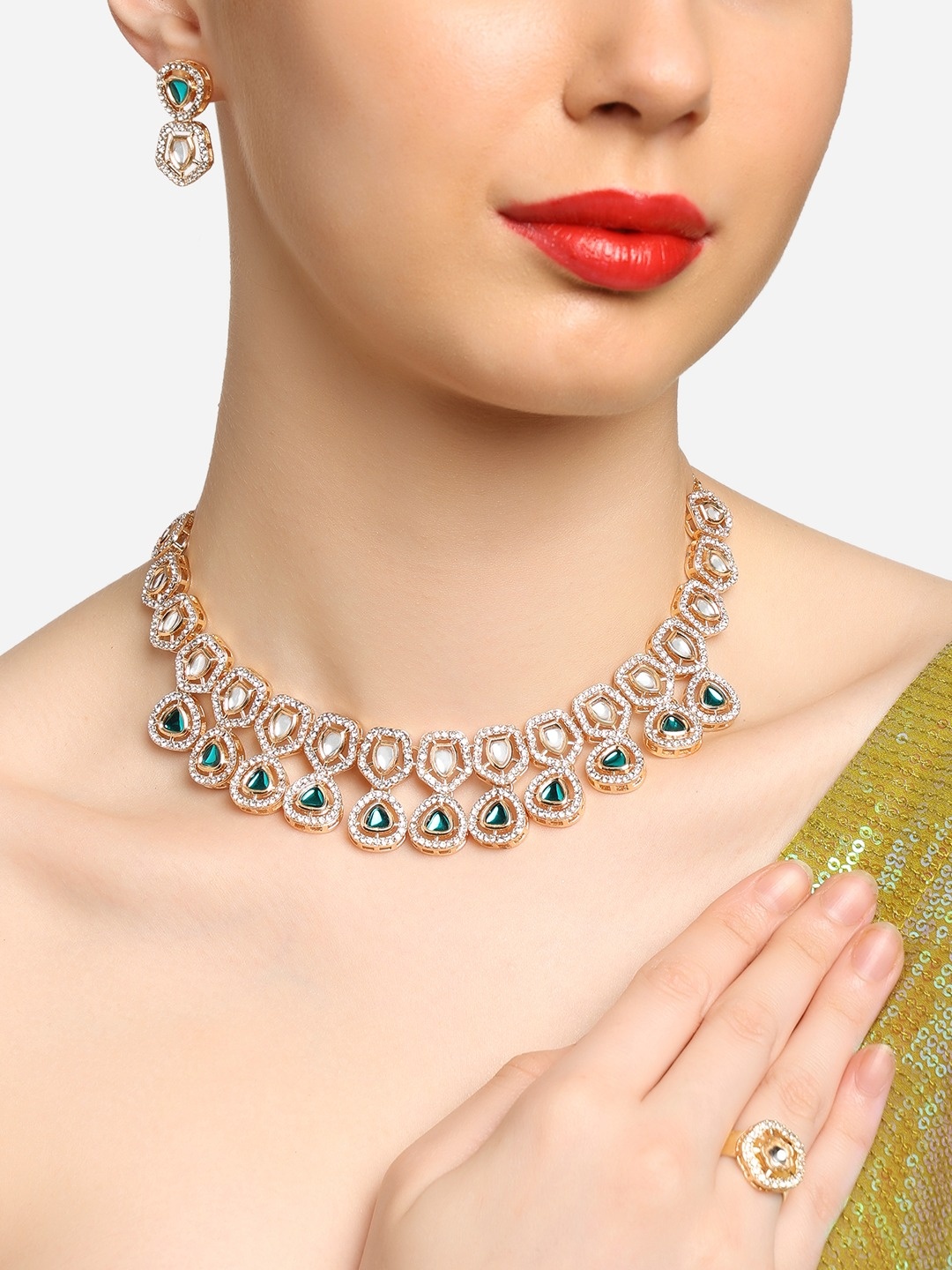 

Zaveri Pearls Gold-Plated Kundan-Studded Jewellery Set