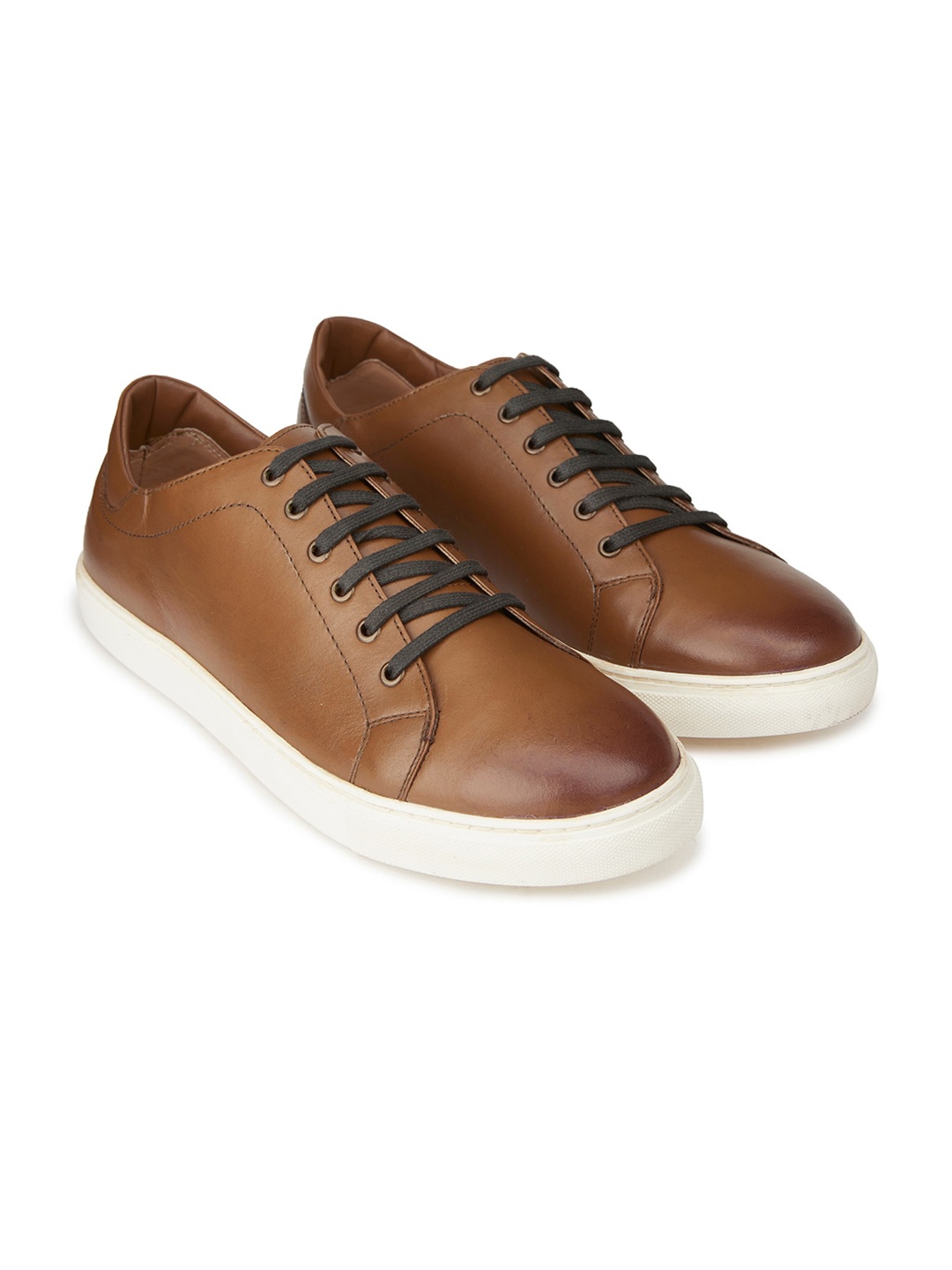 

HATS OFF ACCESSORIES Men Lightweight Leather Lace Up Sneakers, Tan