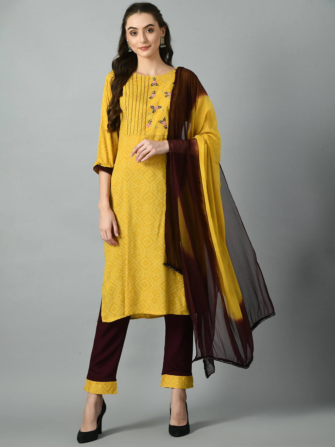 

DesiNoor.com Bandhani Printed Regular Thread Work Kurta & Trousers With Dupatta, Yellow